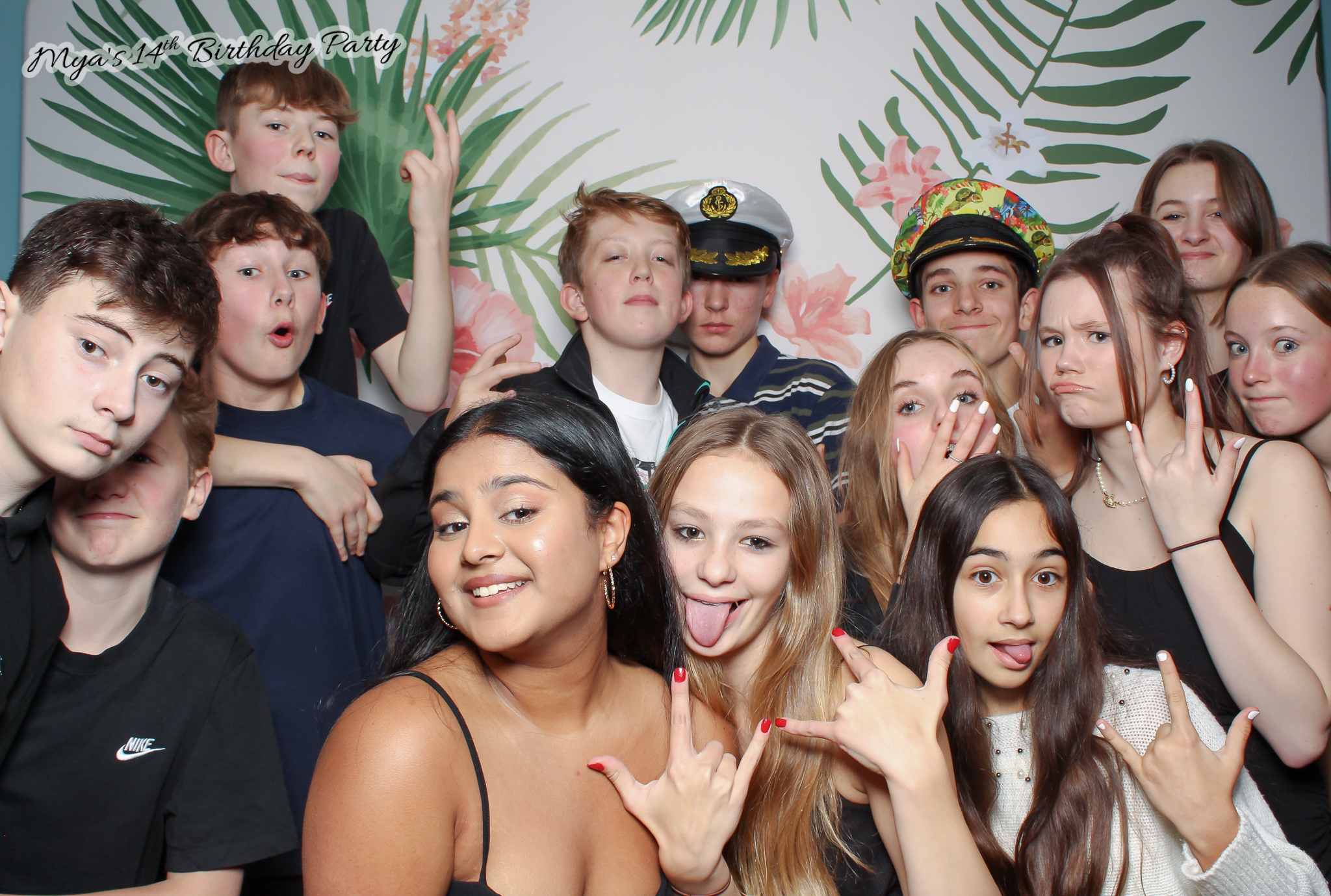 Mya's 14th Birthday | View more photos from the event at gallery.freshbooths.com/u/FreshBooths/Myas-14th-Birthday