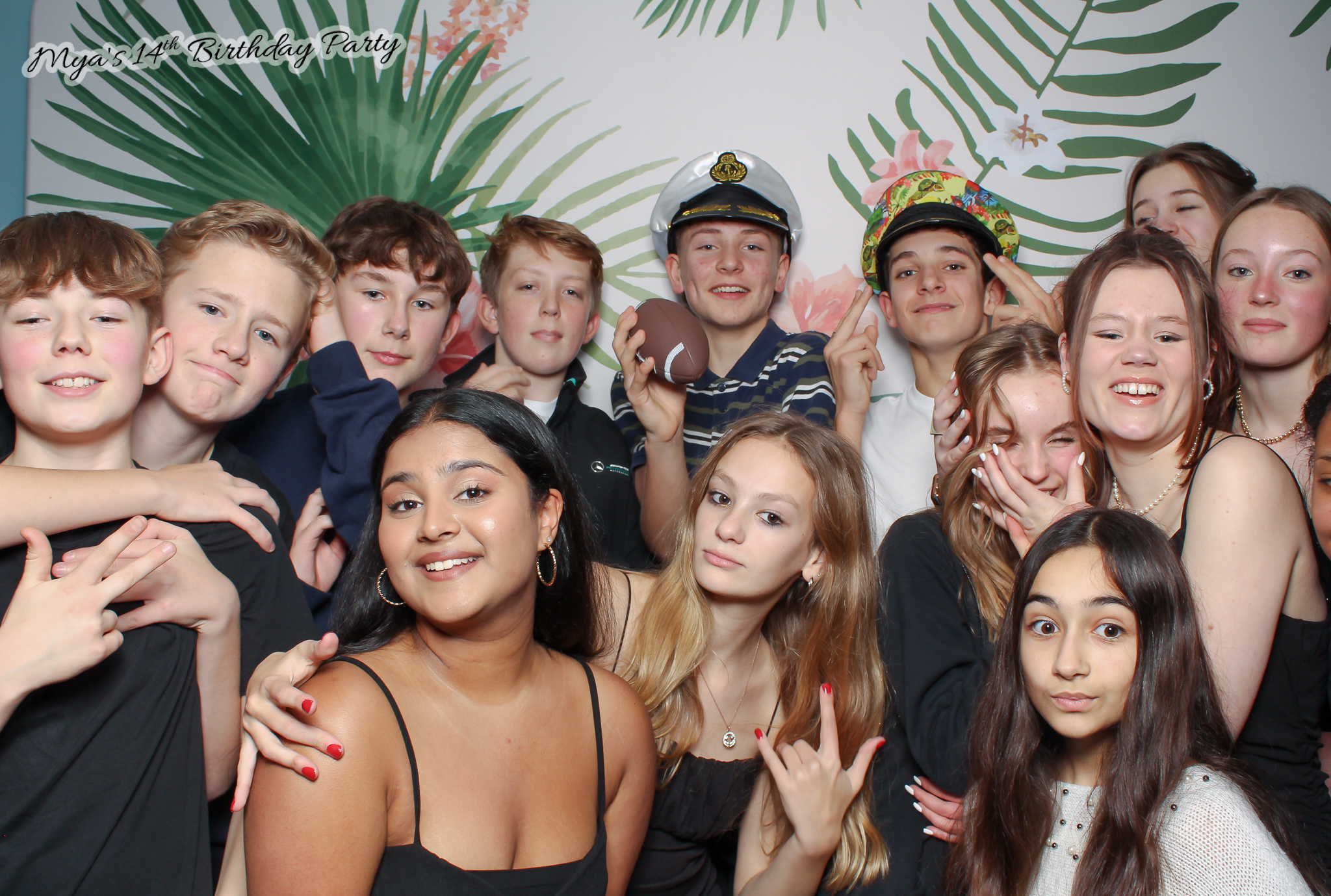 Mya's 14th Birthday | View more photos from the event at gallery.freshbooths.com/u/FreshBooths/Myas-14th-Birthday