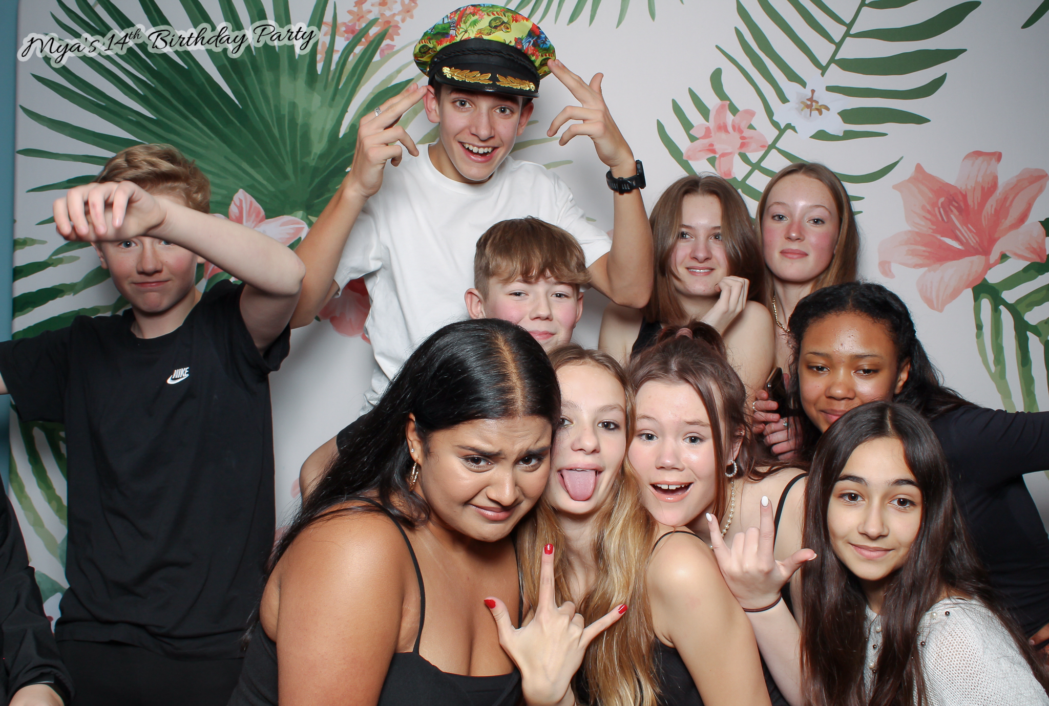 Mya's 14th Birthday | View more photos from the event at gallery.freshbooths.com/u/FreshBooths/Myas-14th-Birthday