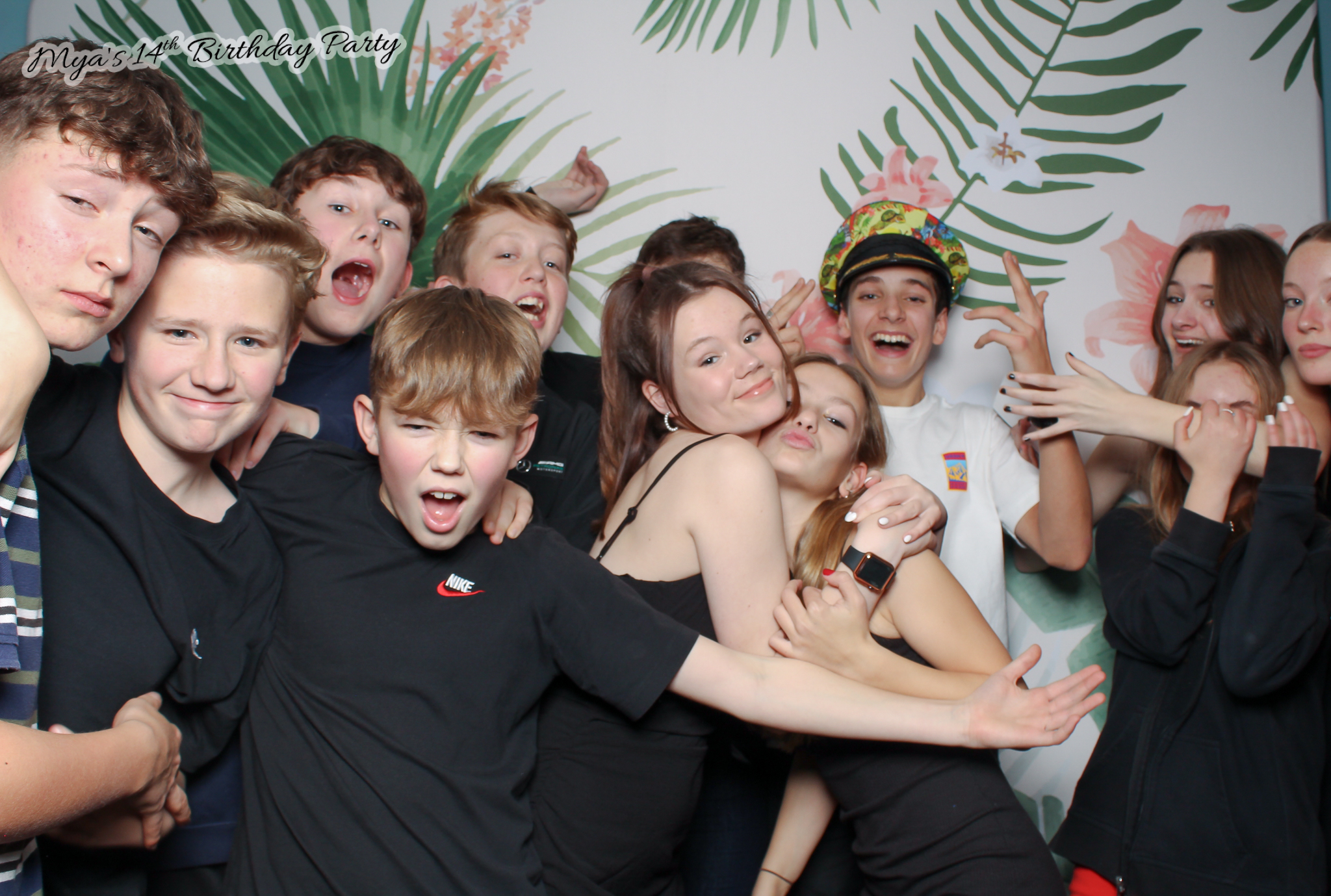 Mya's 14th Birthday | View more photos from the event at gallery.freshbooths.com/u/FreshBooths/Myas-14th-Birthday