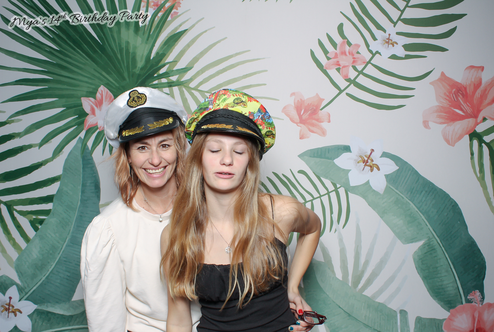 Mya's 14th Birthday | View more photos from the event at gallery.freshbooths.com/u/FreshBooths/Myas-14th-Birthday