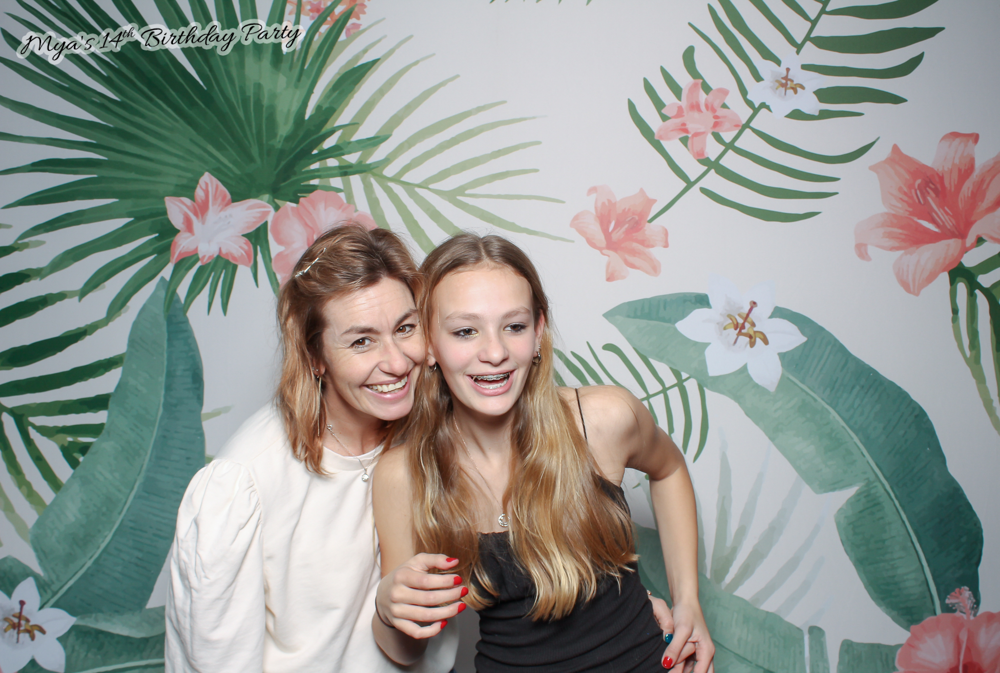 Mya's 14th Birthday | View more photos from the event at gallery.freshbooths.com/u/FreshBooths/Myas-14th-Birthday