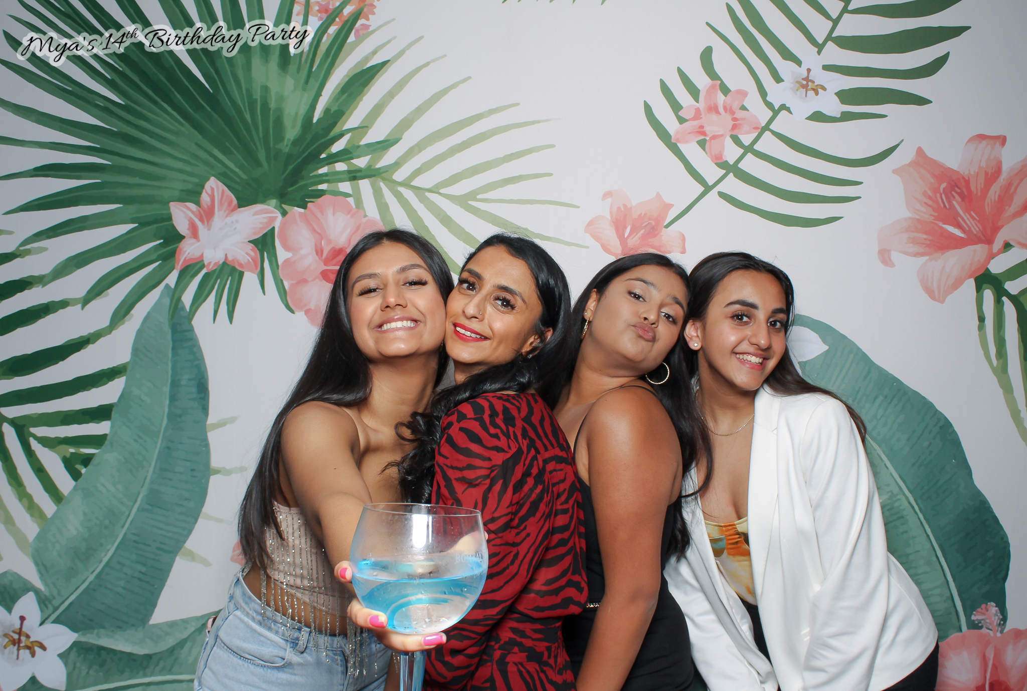 Mya's 14th Birthday | View more photos from the event at gallery.freshbooths.com/u/FreshBooths/Myas-14th-Birthday