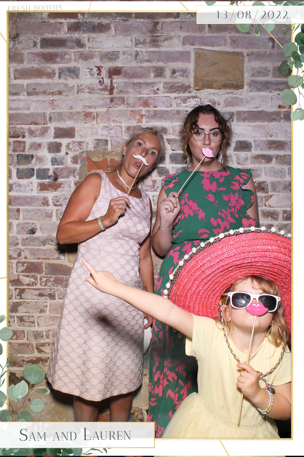 Sam & Lauren- Selfie Mirror | View more photos from the event at gallery.freshbooths.com/u/FreshBooths/Sam-Lauren-Selfie-Mirror