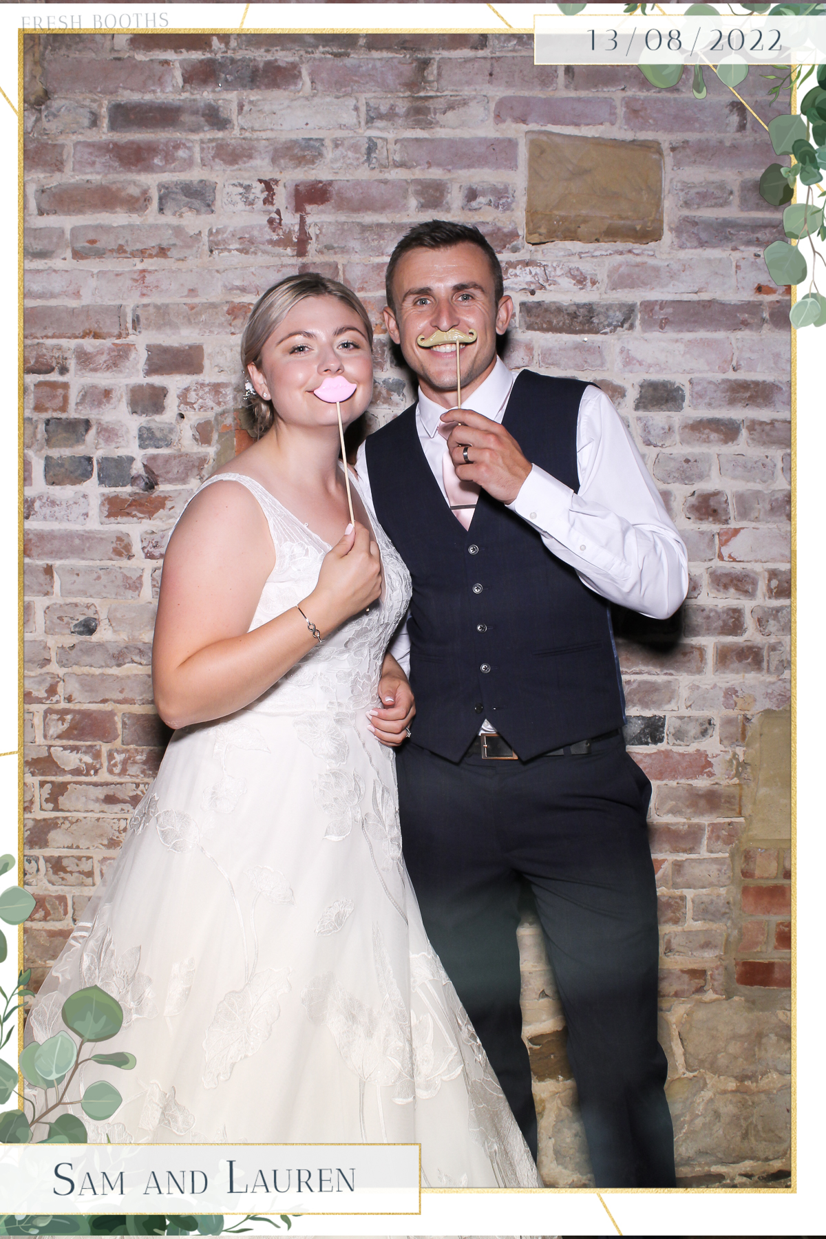 Sam & Lauren- Selfie Mirror | View more photos from the event at gallery.freshbooths.com/u/FreshBooths/Sam-Lauren-Selfie-Mirror