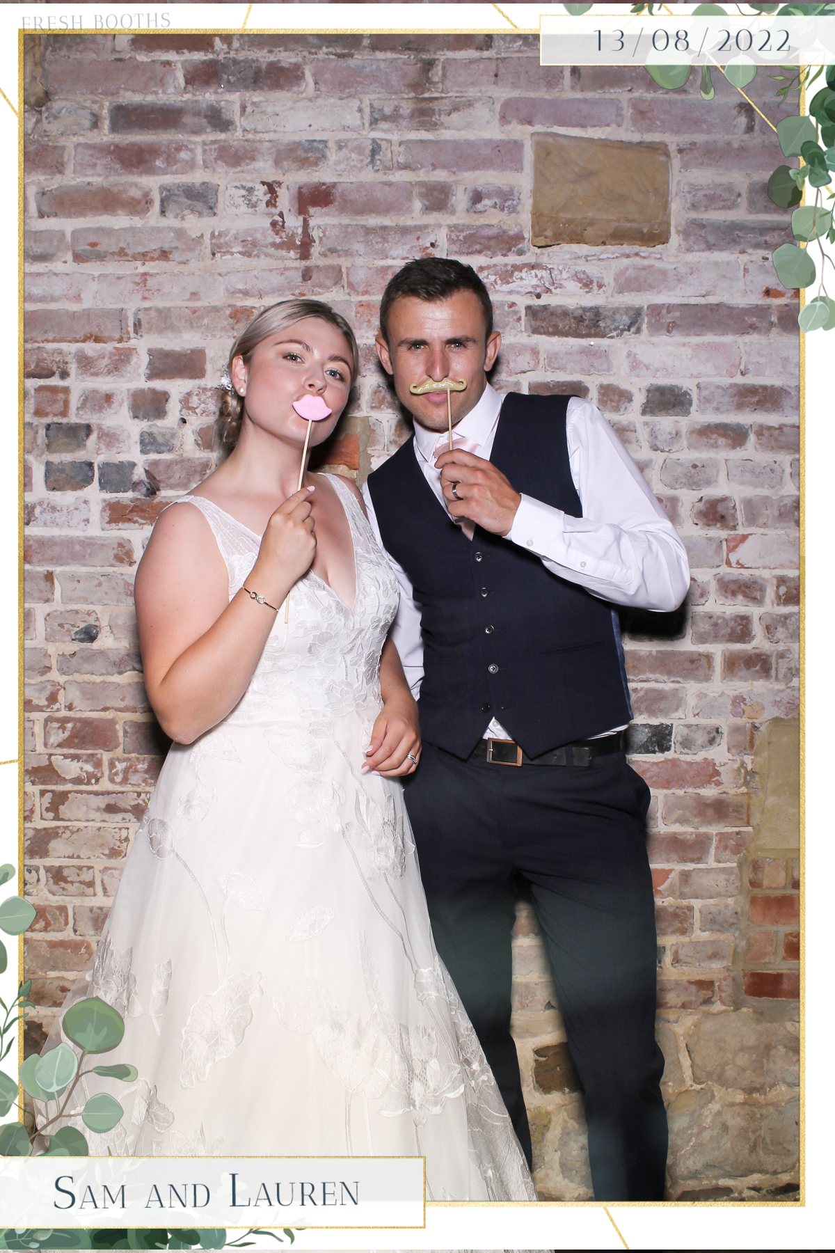 Sam & Lauren- Selfie Mirror | View more photos from the event at gallery.freshbooths.com/u/FreshBooths/Sam-Lauren-Selfie-Mirror