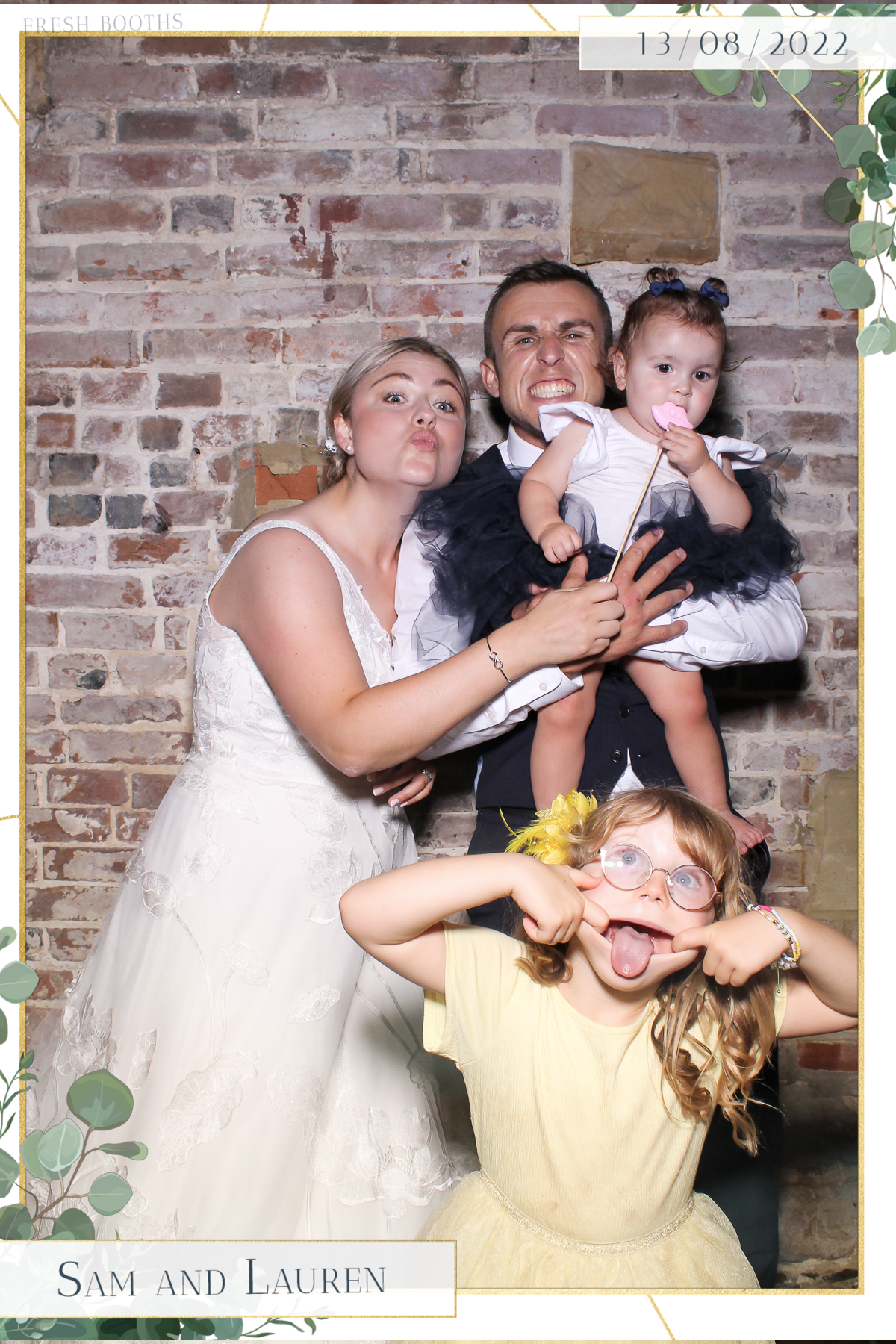Sam & Lauren- Selfie Mirror | View more photos from the event at gallery.freshbooths.com/u/FreshBooths/Sam-Lauren-Selfie-Mirror