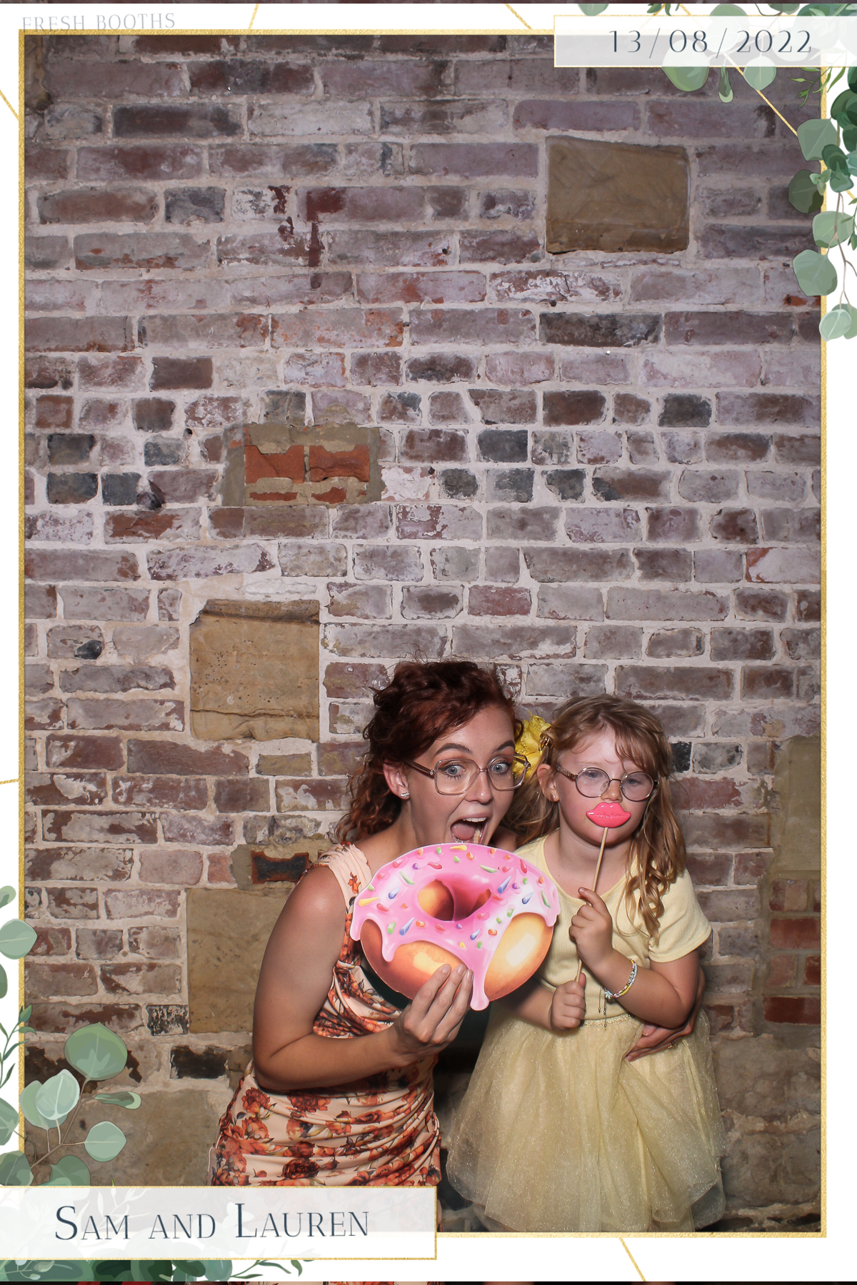 Sam & Lauren- Selfie Mirror | View more photos from the event at gallery.freshbooths.com/u/FreshBooths/Sam-Lauren-Selfie-Mirror