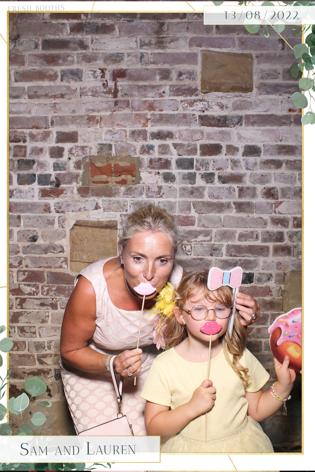 Sam & Lauren- Selfie Mirror | View more photos from the event at gallery.freshbooths.com/u/FreshBooths/Sam-Lauren-Selfie-Mirror