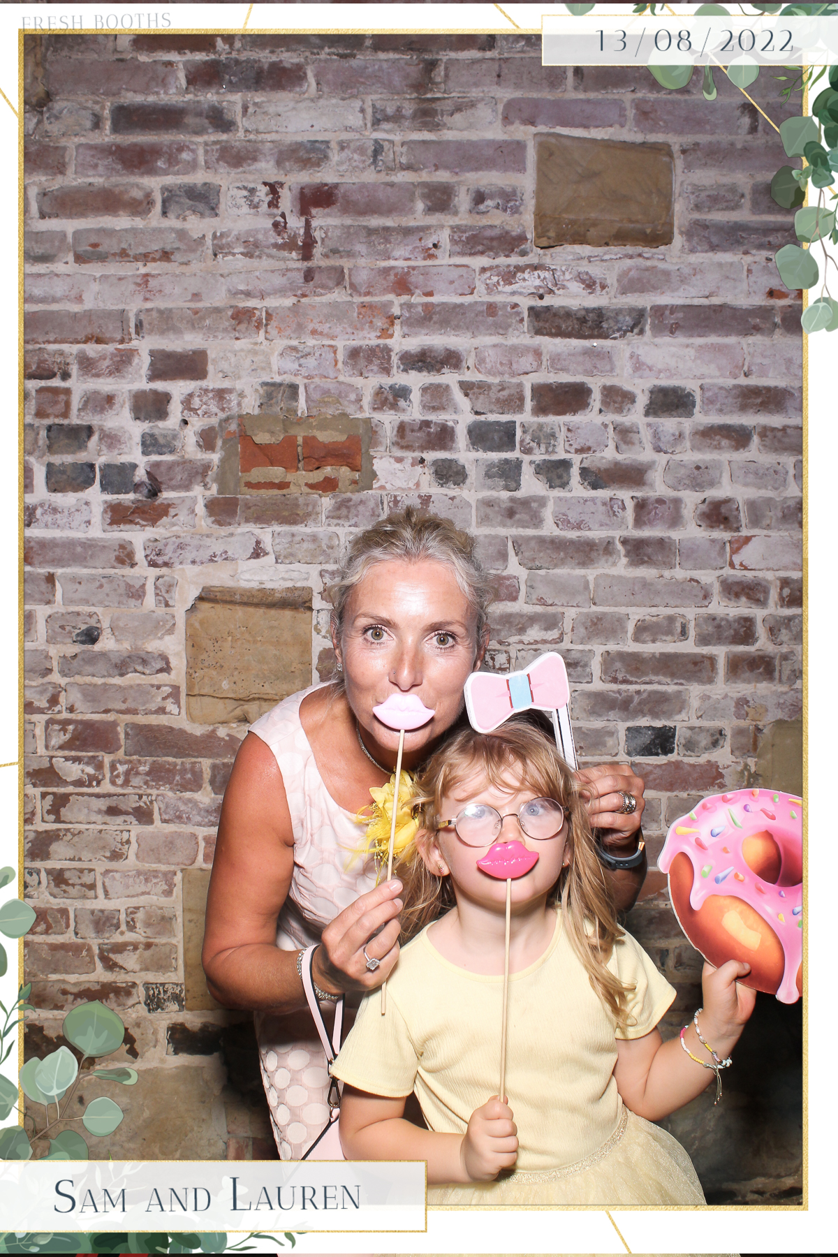Sam & Lauren- Selfie Mirror | View more photos from the event at gallery.freshbooths.com/u/FreshBooths/Sam-Lauren-Selfie-Mirror