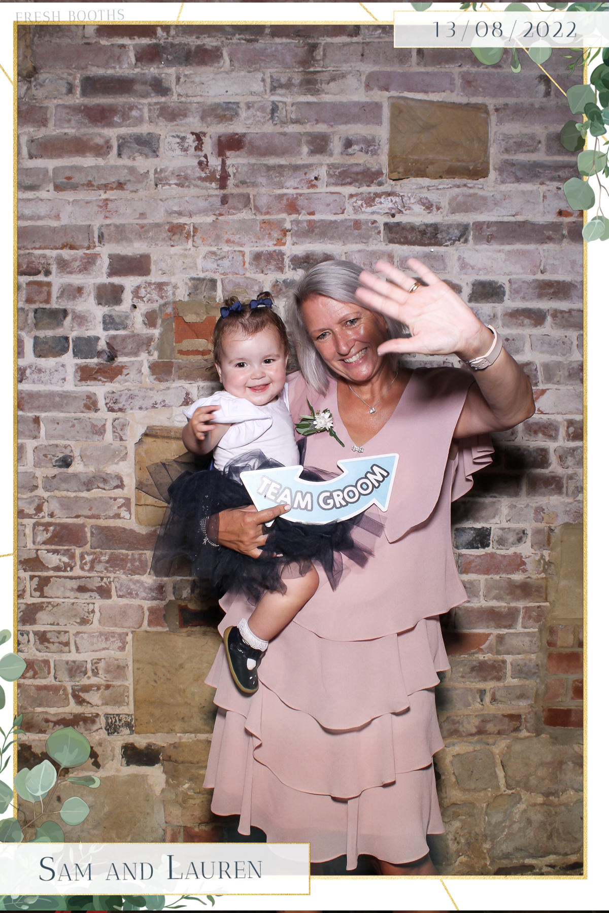 Sam & Lauren- Selfie Mirror | View more photos from the event at gallery.freshbooths.com/u/FreshBooths/Sam-Lauren-Selfie-Mirror