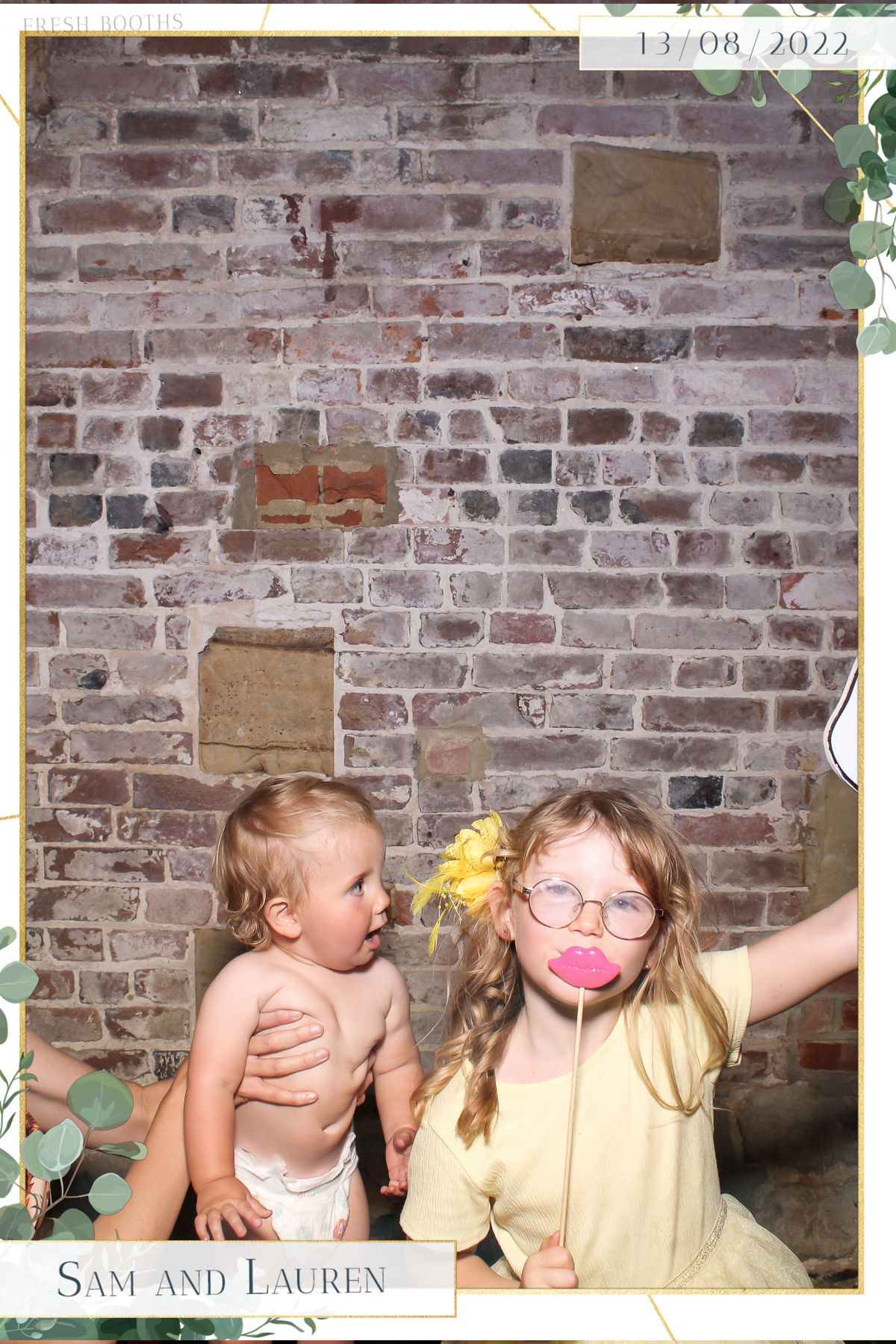 Sam & Lauren- Selfie Mirror | View more photos from the event at gallery.freshbooths.com/u/FreshBooths/Sam-Lauren-Selfie-Mirror