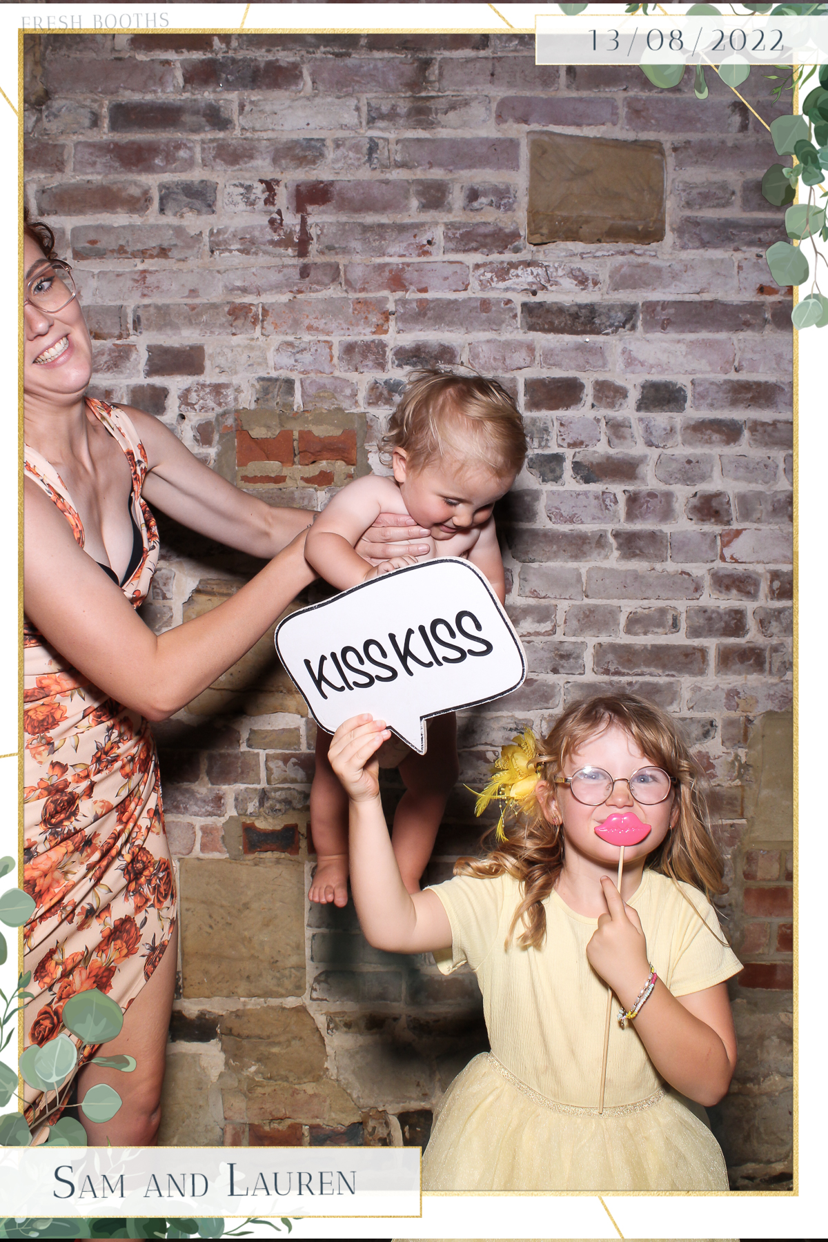 Sam & Lauren- Selfie Mirror | View more photos from the event at gallery.freshbooths.com/u/FreshBooths/Sam-Lauren-Selfie-Mirror