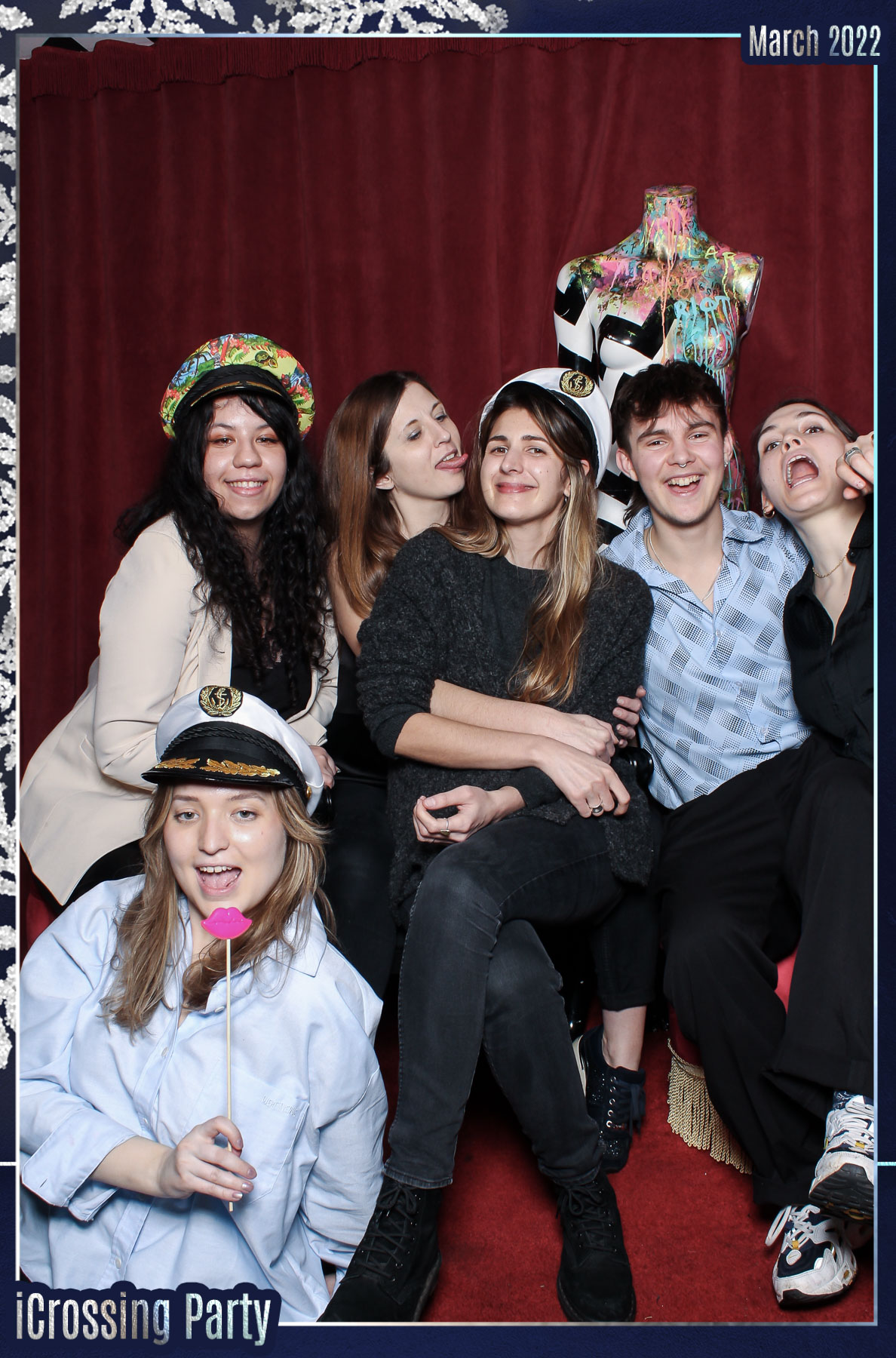 iCrossing Party - Mrs Riot | View more photos from the event at gallery.freshbooths.com/u/FreshBooths/iCrossing-Party-Mrs-Riot