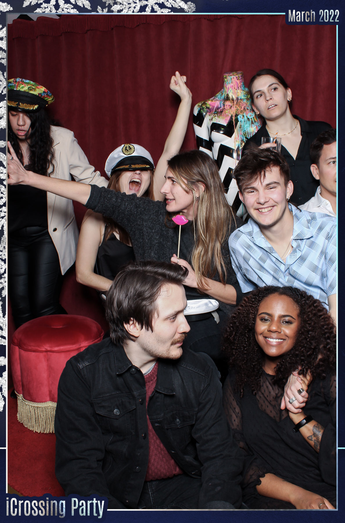 iCrossing Party - Mrs Riot | View more photos from the event at gallery.freshbooths.com/u/FreshBooths/iCrossing-Party-Mrs-Riot