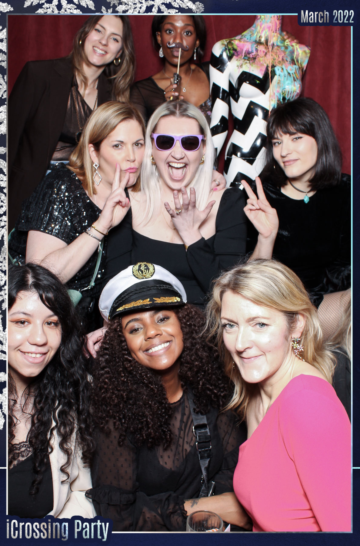iCrossing Party - Mrs Riot | View more photos from the event at gallery.freshbooths.com/u/FreshBooths/iCrossing-Party-Mrs-Riot