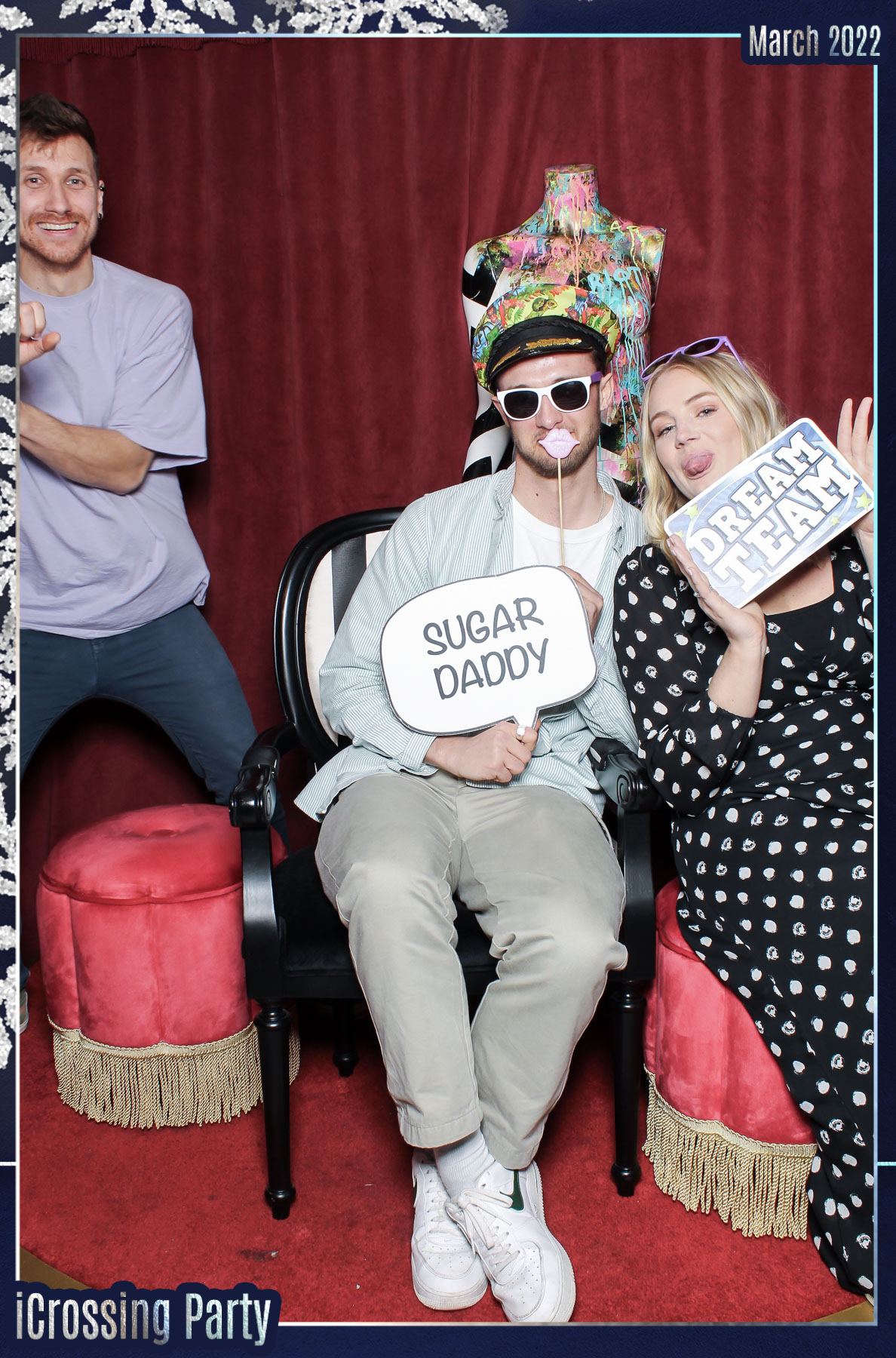 iCrossing Party - Mrs Riot | View more photos from the event at gallery.freshbooths.com/u/FreshBooths/iCrossing-Party-Mrs-Riot