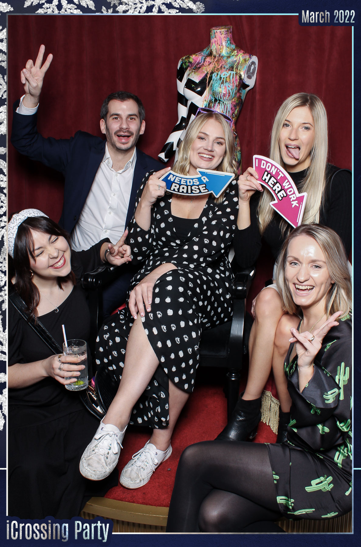iCrossing Party - Mrs Riot | View more photos from the event at gallery.freshbooths.com/u/FreshBooths/iCrossing-Party-Mrs-Riot