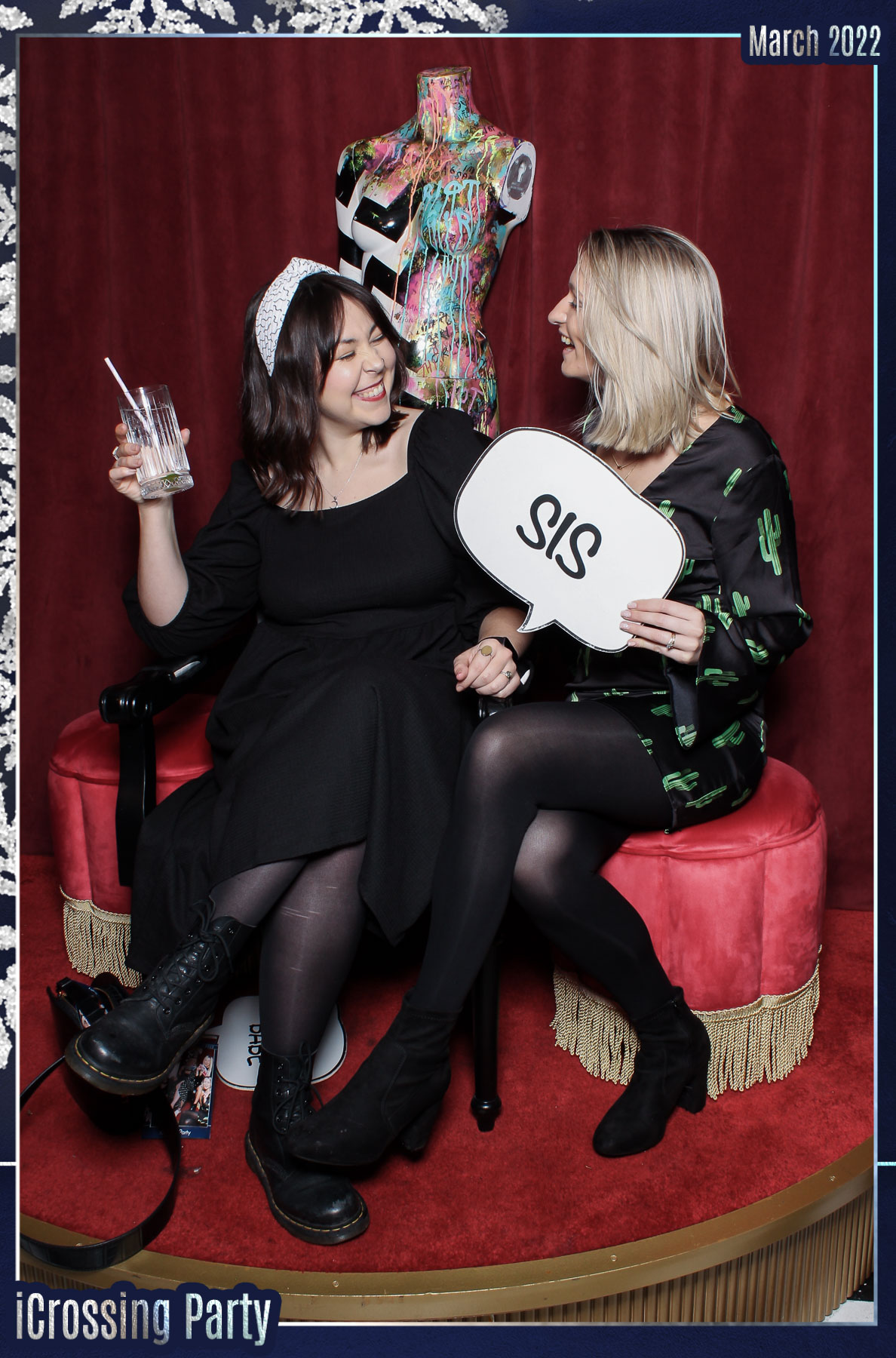 iCrossing Party - Mrs Riot | View more photos from the event at gallery.freshbooths.com/u/FreshBooths/iCrossing-Party-Mrs-Riot