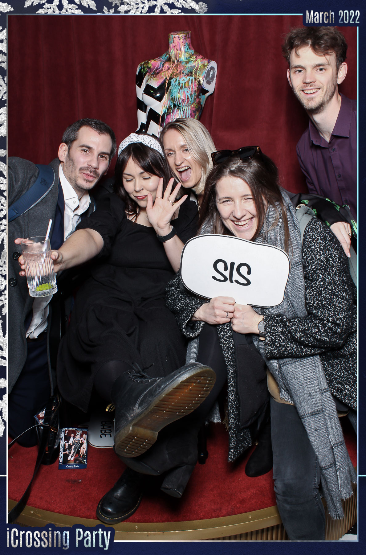 iCrossing Party - Mrs Riot | View more photos from the event at gallery.freshbooths.com/u/FreshBooths/iCrossing-Party-Mrs-Riot