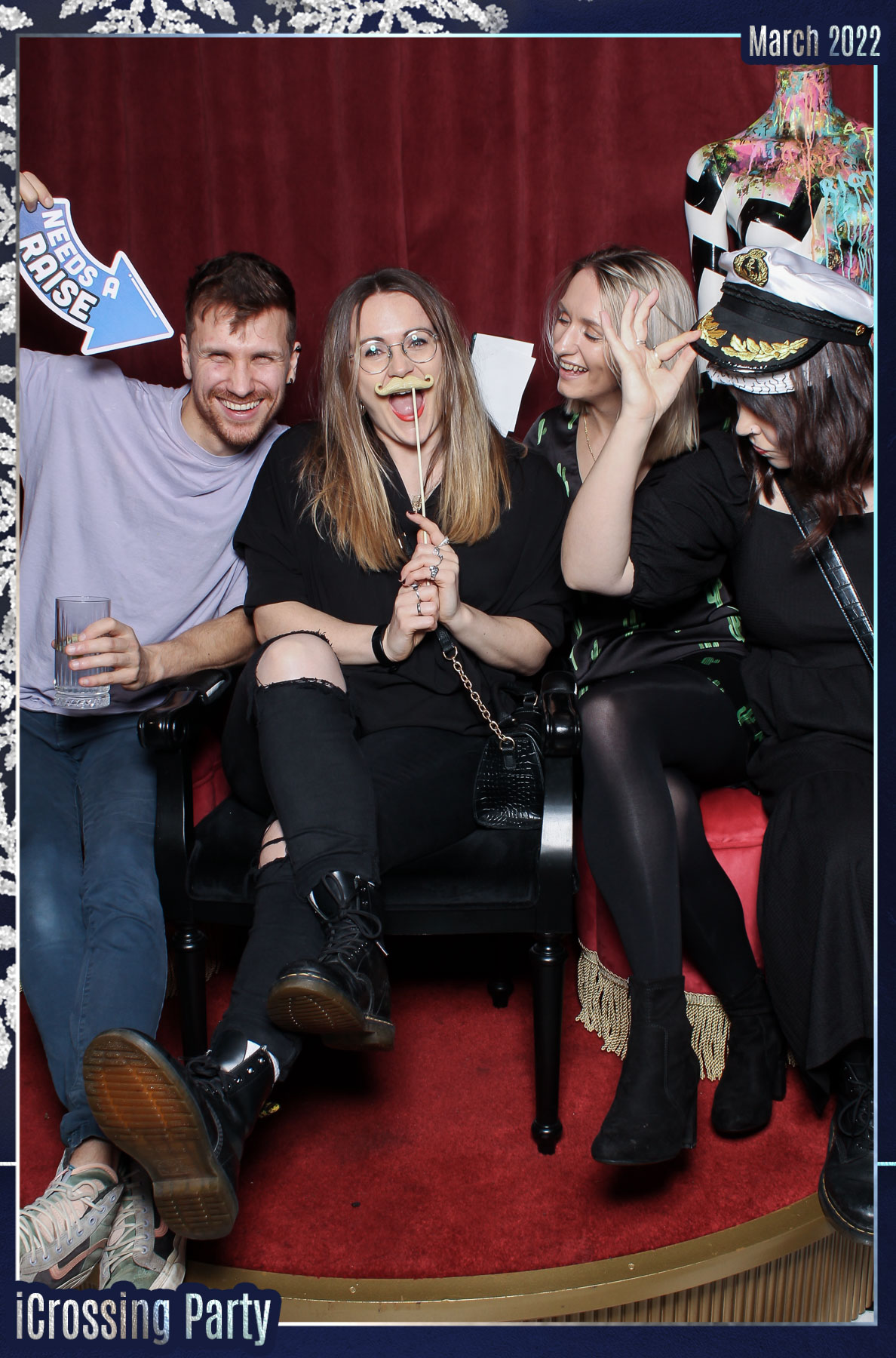 iCrossing Party - Mrs Riot | View more photos from the event at gallery.freshbooths.com/u/FreshBooths/iCrossing-Party-Mrs-Riot