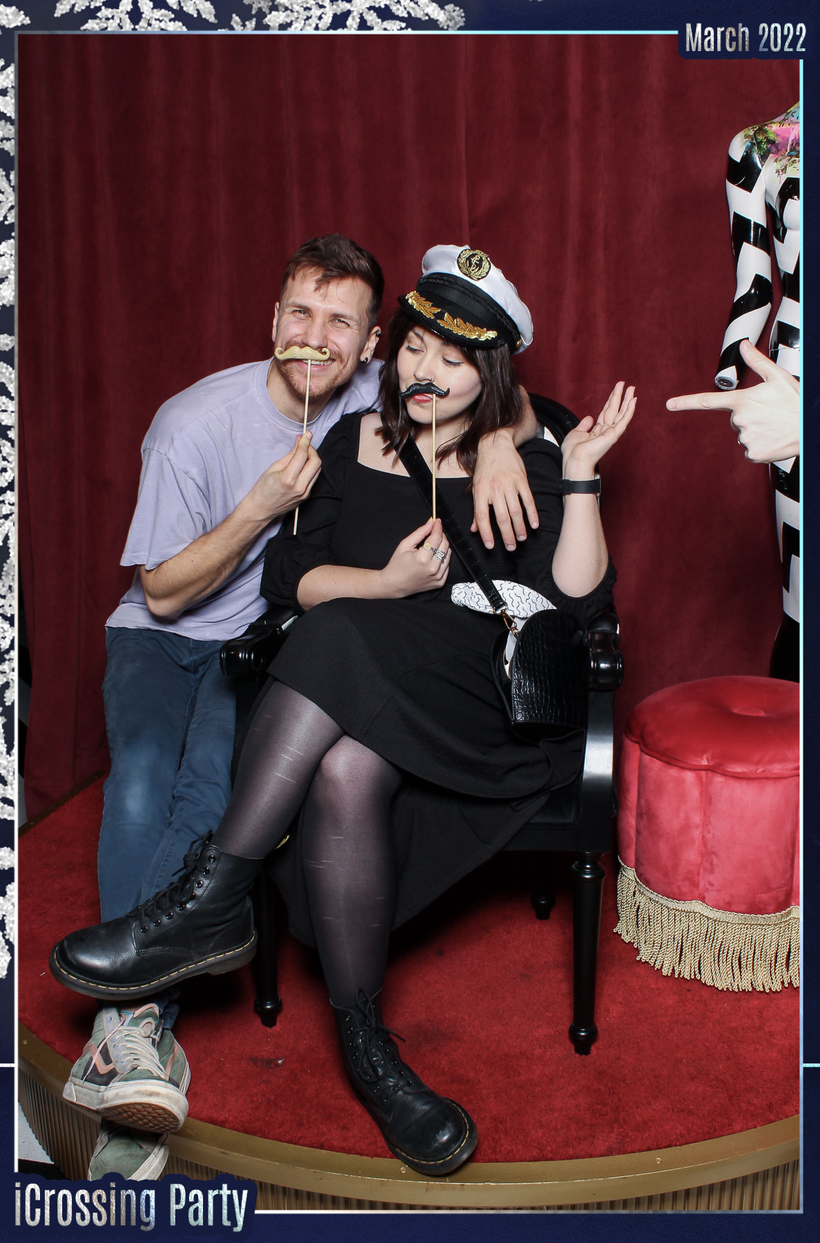iCrossing Party - Mrs Riot | View more photos from the event at gallery.freshbooths.com/u/FreshBooths/iCrossing-Party-Mrs-Riot