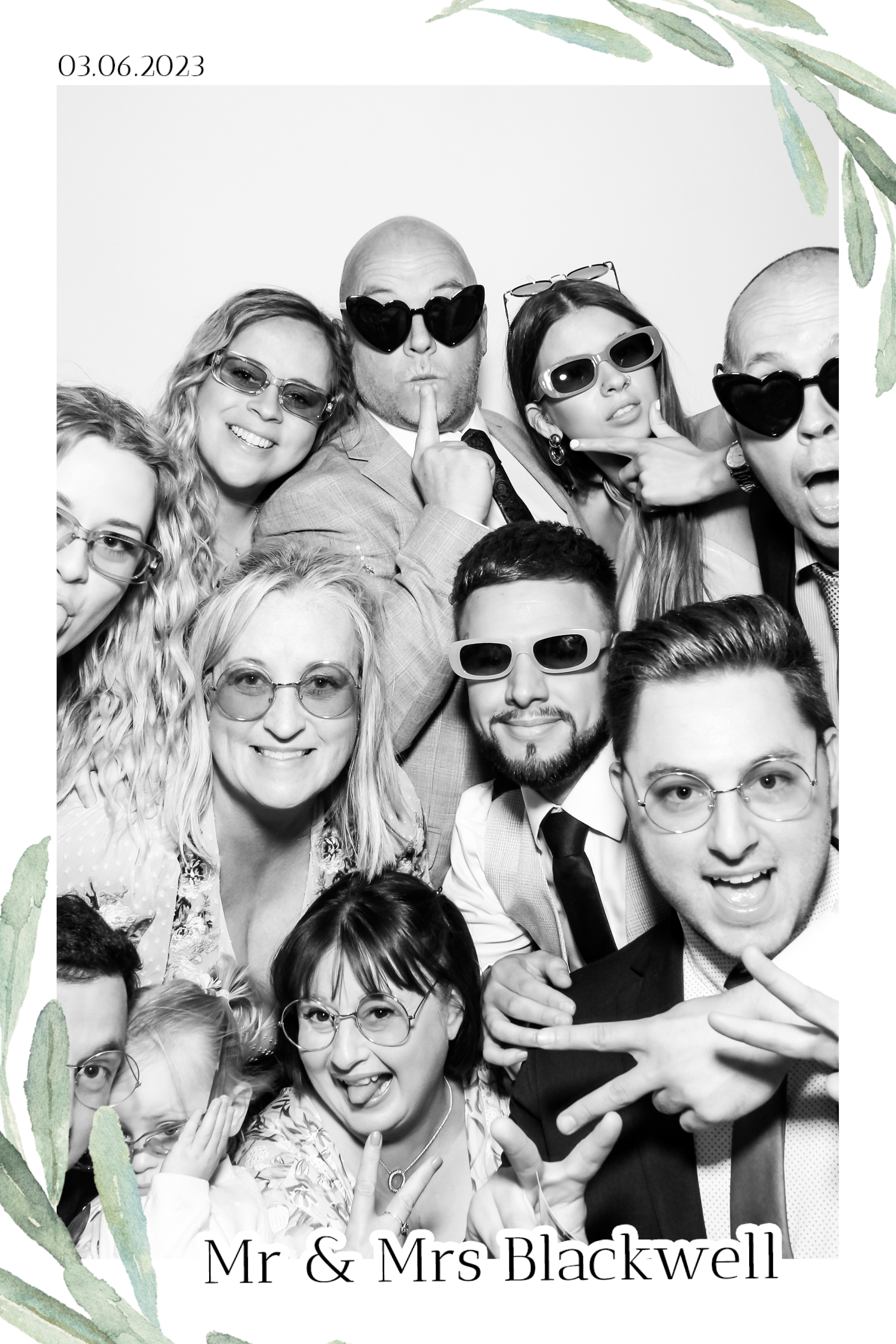 Blackwell Wedding - B&W Beauty Mirror | View more photos from the event at gallery.freshbooths.com/u/FreshBooths/Blackwell-Wedding-BW-Beauty-Mirror