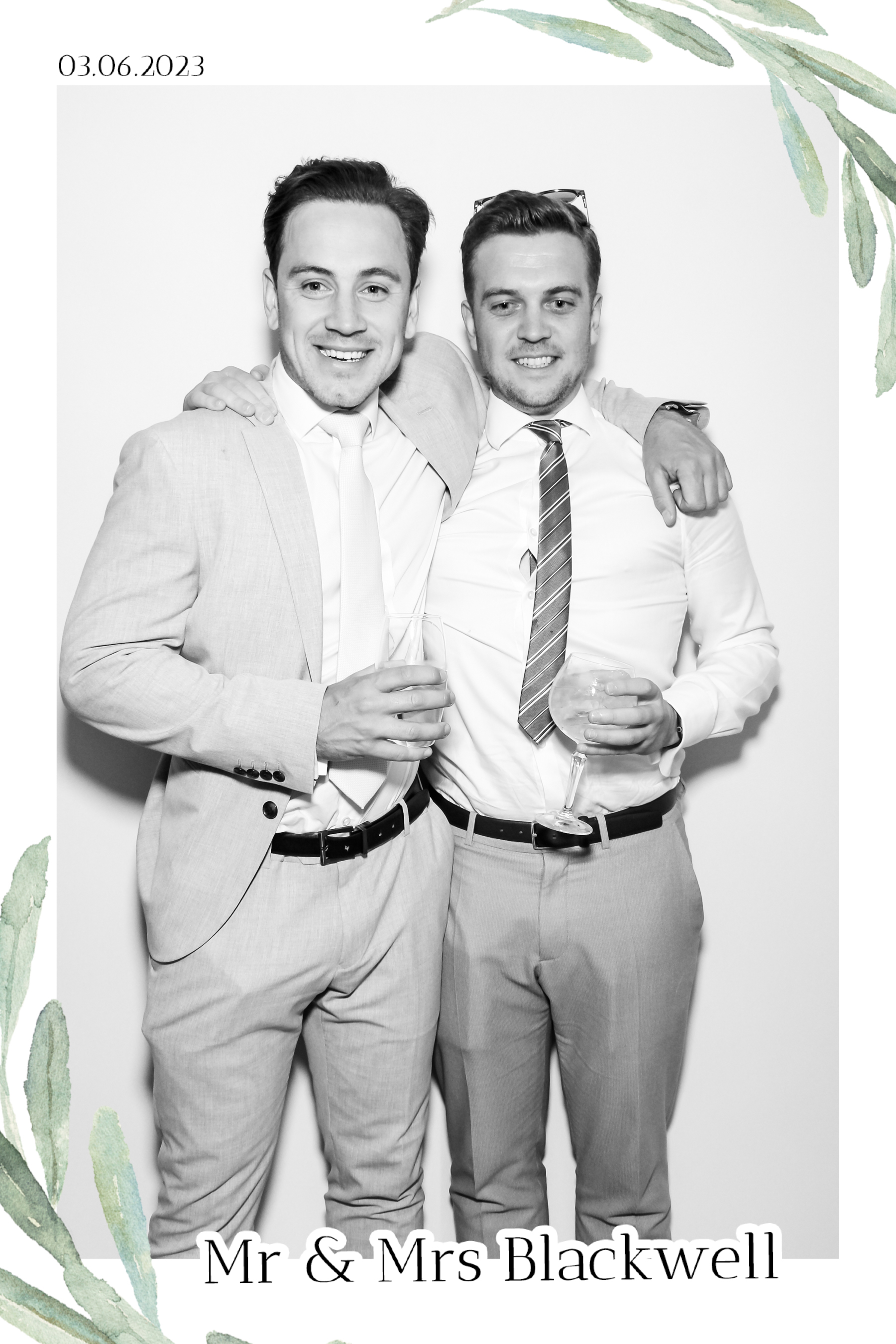 Blackwell Wedding - B&W Beauty Mirror | View more photos from the event at gallery.freshbooths.com/u/FreshBooths/Blackwell-Wedding-BW-Beauty-Mirror