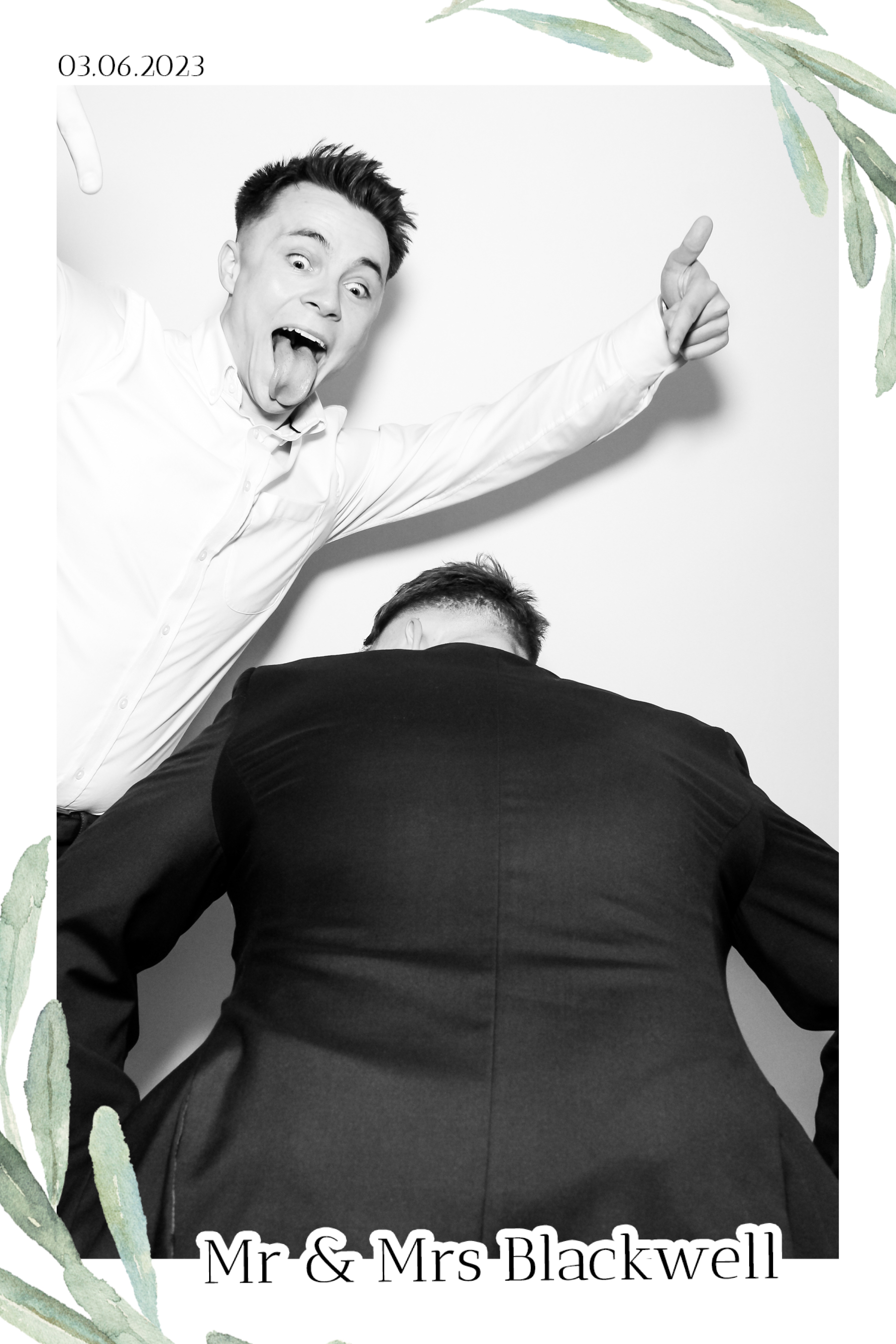 Blackwell Wedding - B&W Beauty Mirror | View more photos from the event at gallery.freshbooths.com/u/FreshBooths/Blackwell-Wedding-BW-Beauty-Mirror