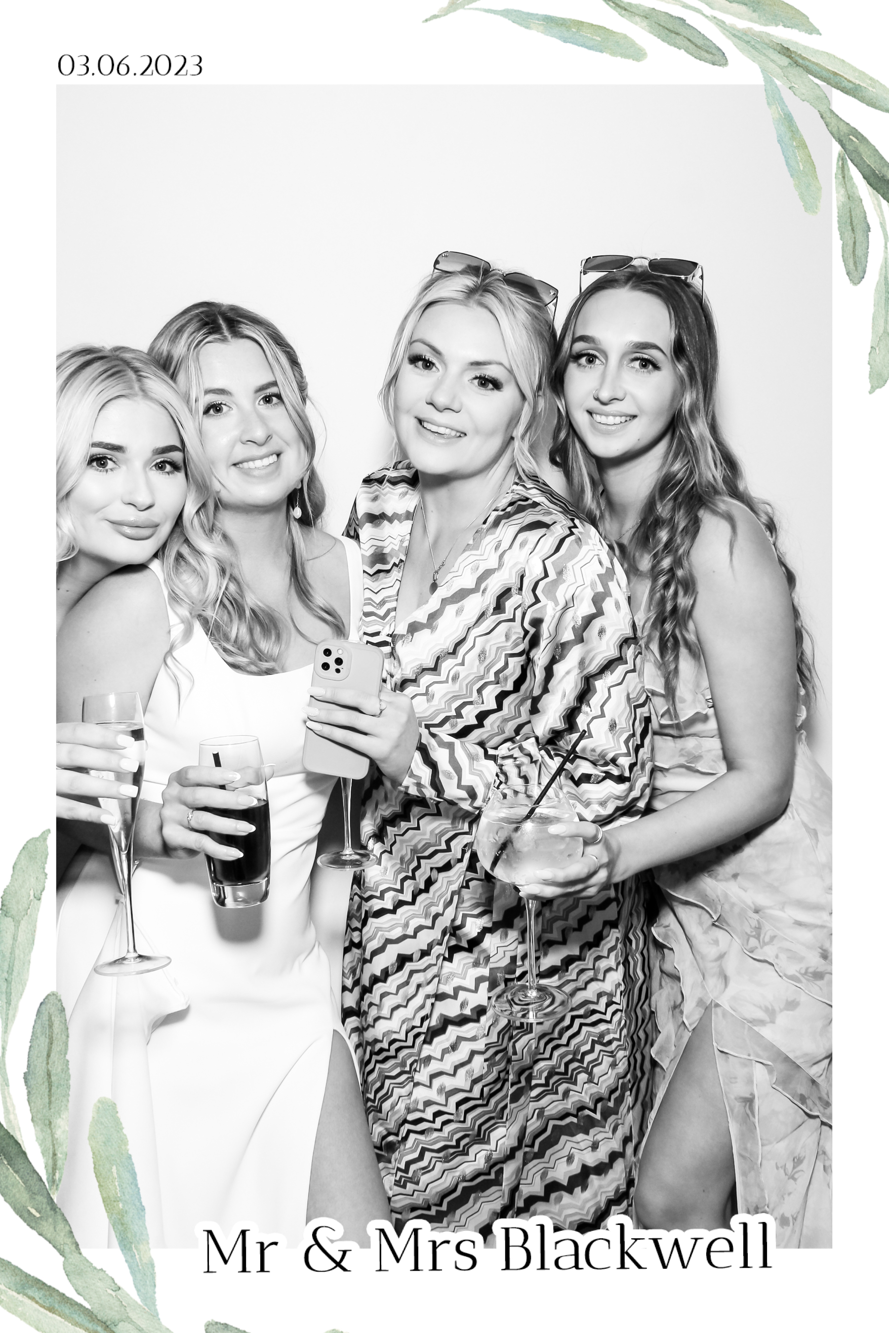 Blackwell Wedding - B&W Beauty Mirror | View more photos from the event at gallery.freshbooths.com/u/FreshBooths/Blackwell-Wedding-BW-Beauty-Mirror