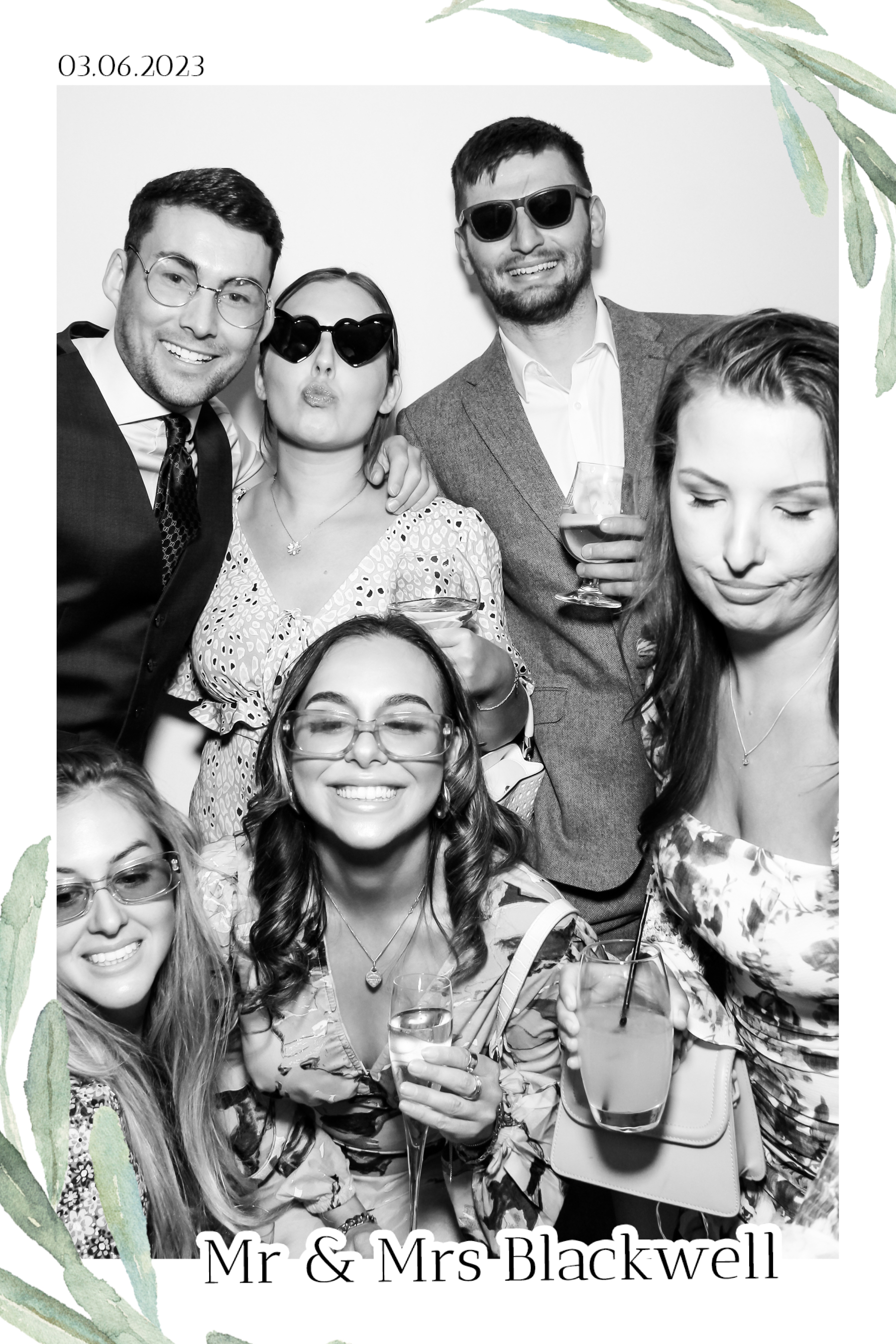Blackwell Wedding - B&W Beauty Mirror | View more photos from the event at gallery.freshbooths.com/u/FreshBooths/Blackwell-Wedding-BW-Beauty-Mirror