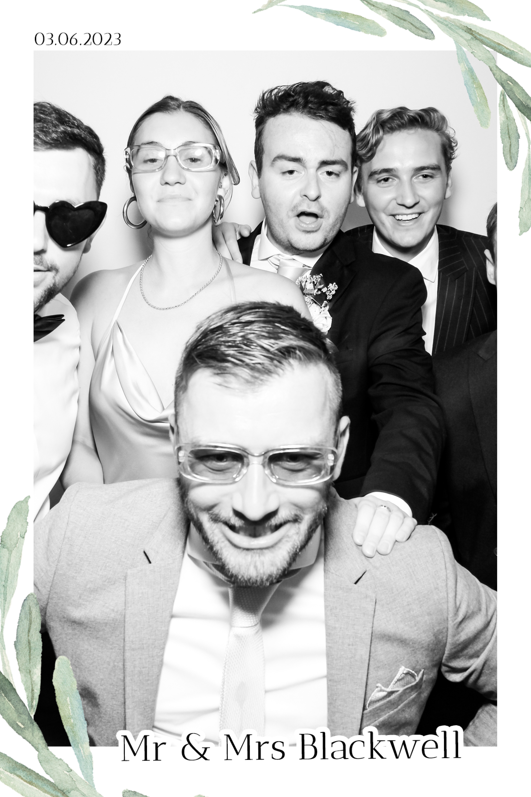 Blackwell Wedding - B&W Beauty Mirror | View more photos from the event at gallery.freshbooths.com/u/FreshBooths/Blackwell-Wedding-BW-Beauty-Mirror