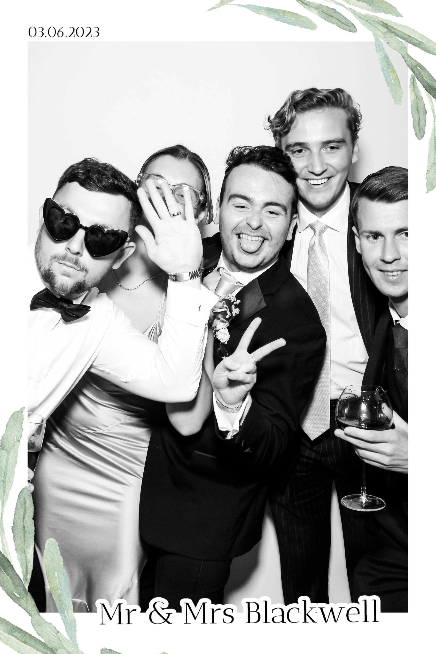 Blackwell Wedding - B&W Beauty Mirror | View more photos from the event at gallery.freshbooths.com/u/FreshBooths/Blackwell-Wedding-BW-Beauty-Mirror