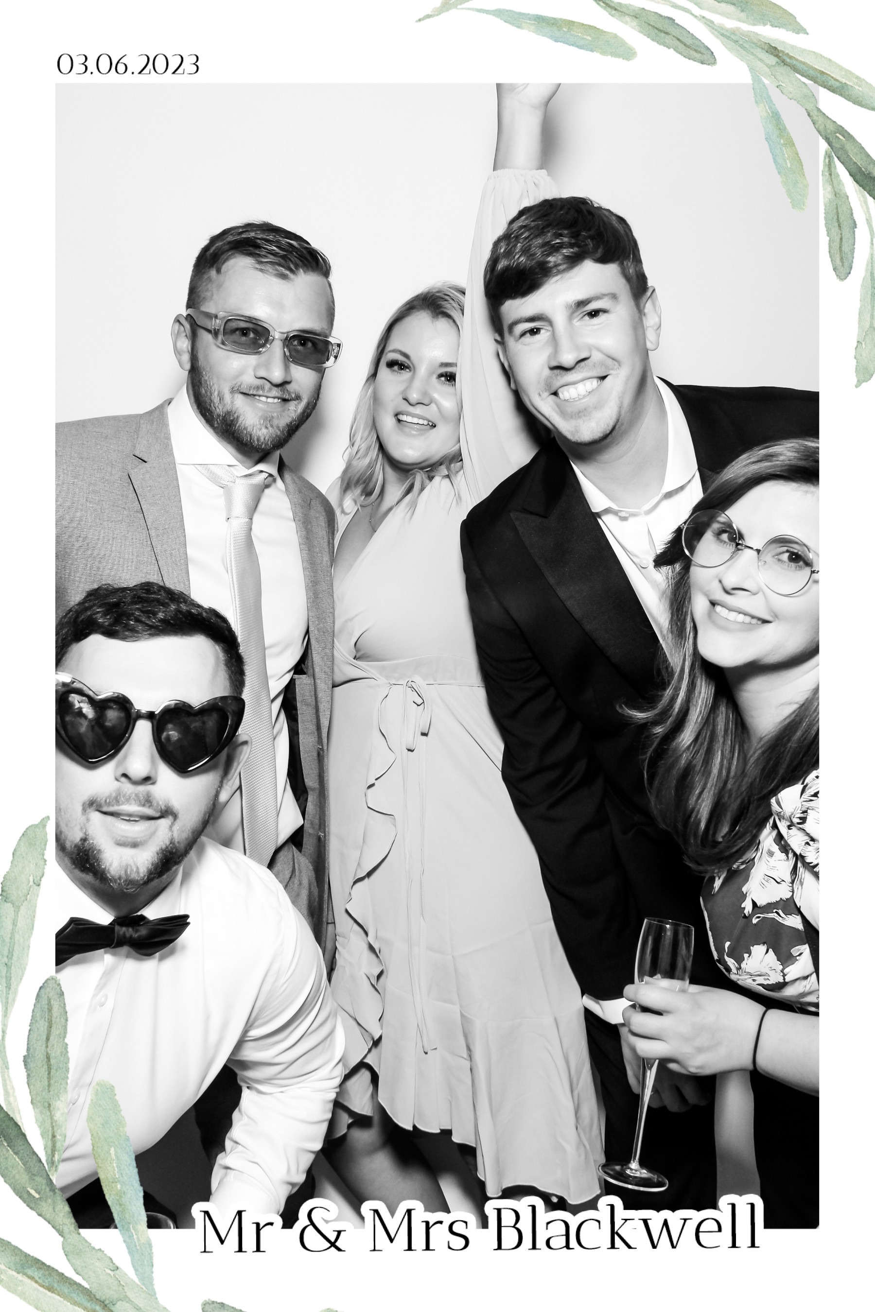 Blackwell Wedding - B&W Beauty Mirror | View more photos from the event at gallery.freshbooths.com/u/FreshBooths/Blackwell-Wedding-BW-Beauty-Mirror