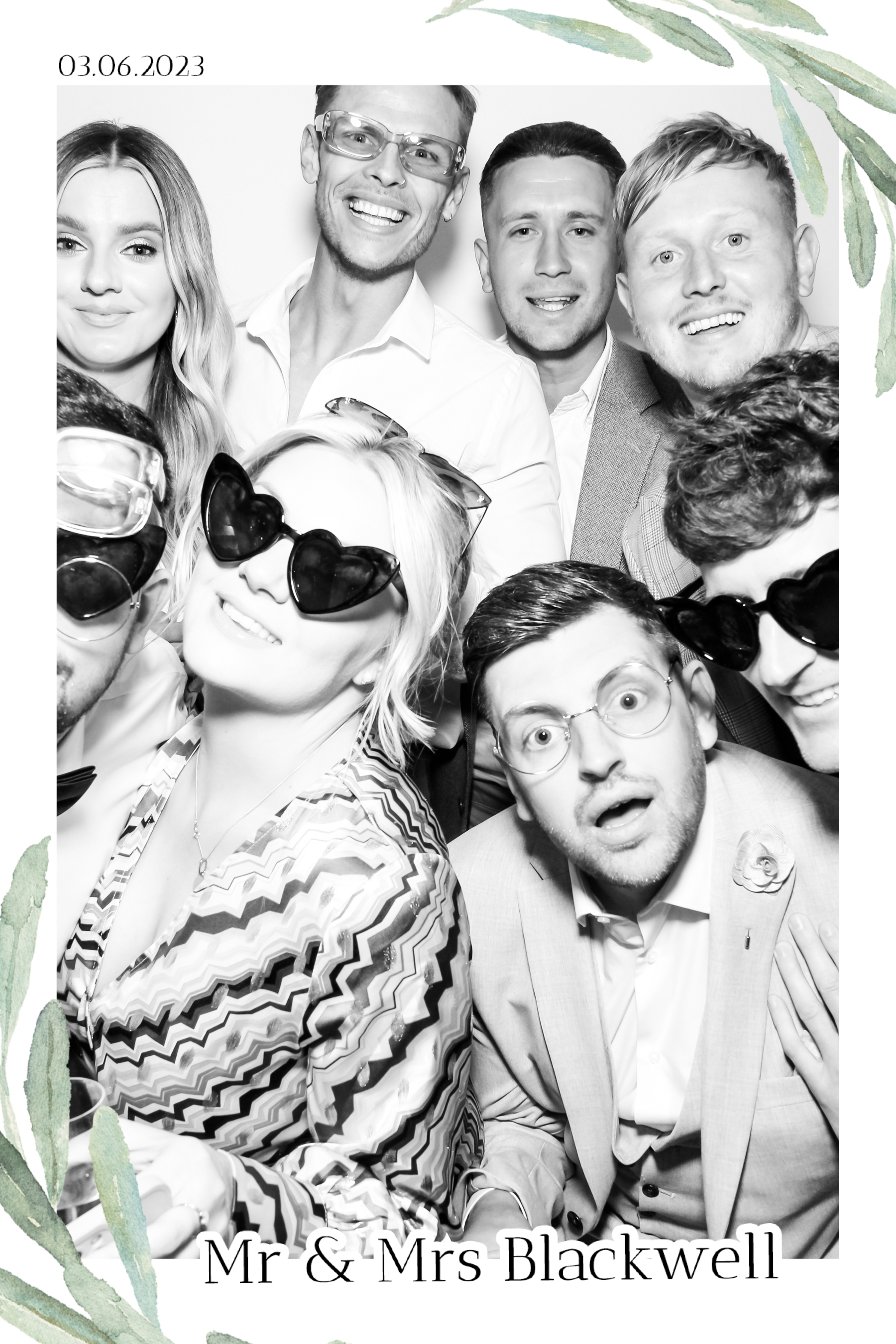 Blackwell Wedding - B&W Beauty Mirror | View more photos from the event at gallery.freshbooths.com/u/FreshBooths/Blackwell-Wedding-BW-Beauty-Mirror
