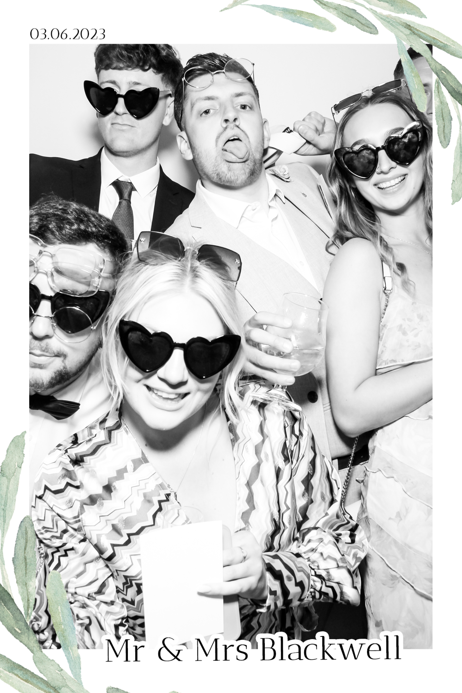 Blackwell Wedding - B&W Beauty Mirror | View more photos from the event at gallery.freshbooths.com/u/FreshBooths/Blackwell-Wedding-BW-Beauty-Mirror