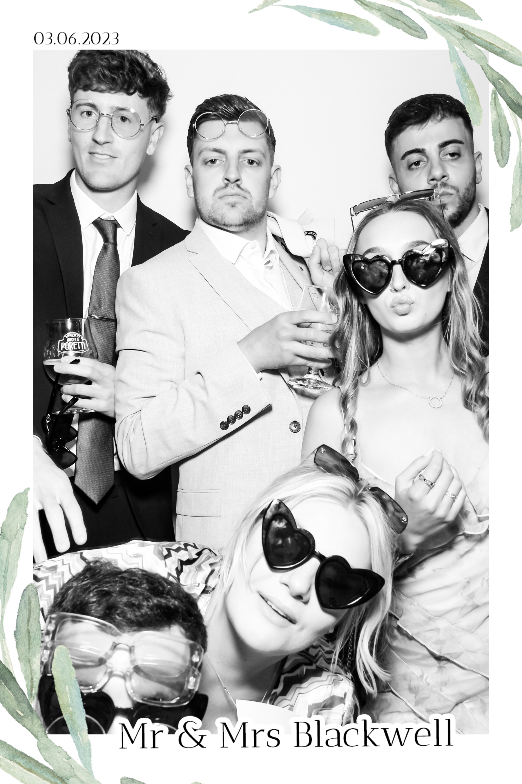 Blackwell Wedding - B&W Beauty Mirror | View more photos from the event at gallery.freshbooths.com/u/FreshBooths/Blackwell-Wedding-BW-Beauty-Mirror