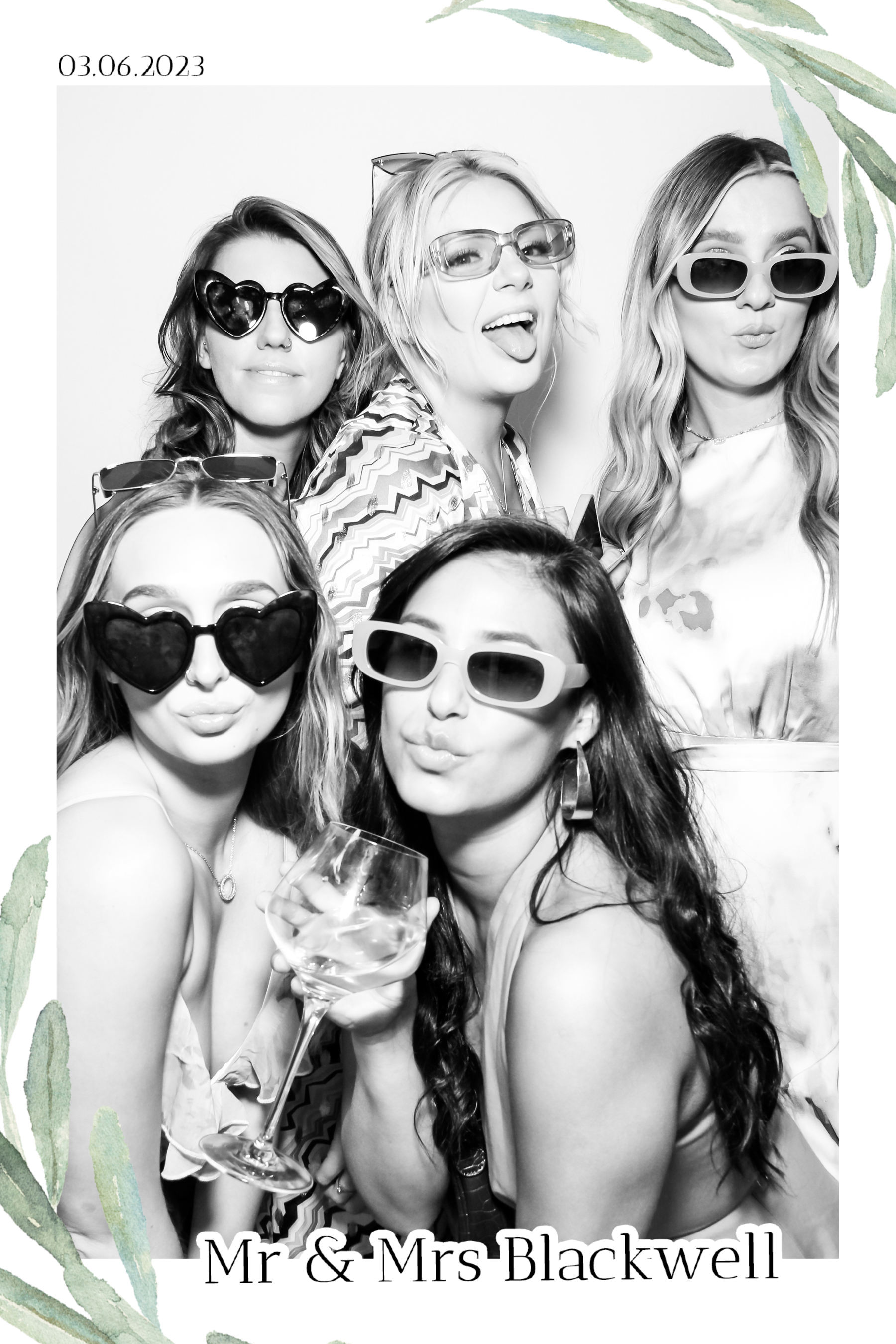 Blackwell Wedding - B&W Beauty Mirror | View more photos from the event at gallery.freshbooths.com/u/FreshBooths/Blackwell-Wedding-BW-Beauty-Mirror