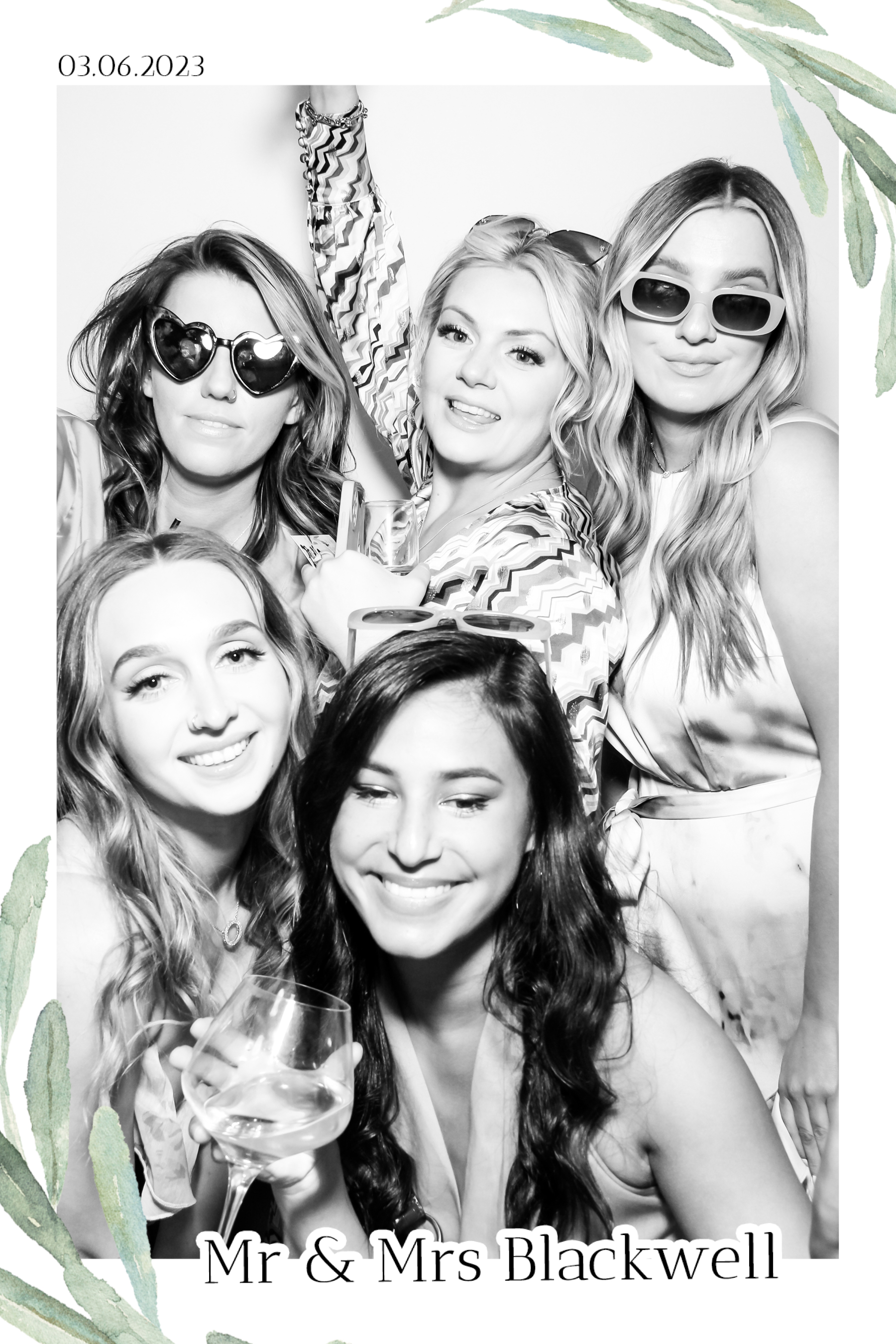 Blackwell Wedding - B&W Beauty Mirror | View more photos from the event at gallery.freshbooths.com/u/FreshBooths/Blackwell-Wedding-BW-Beauty-Mirror
