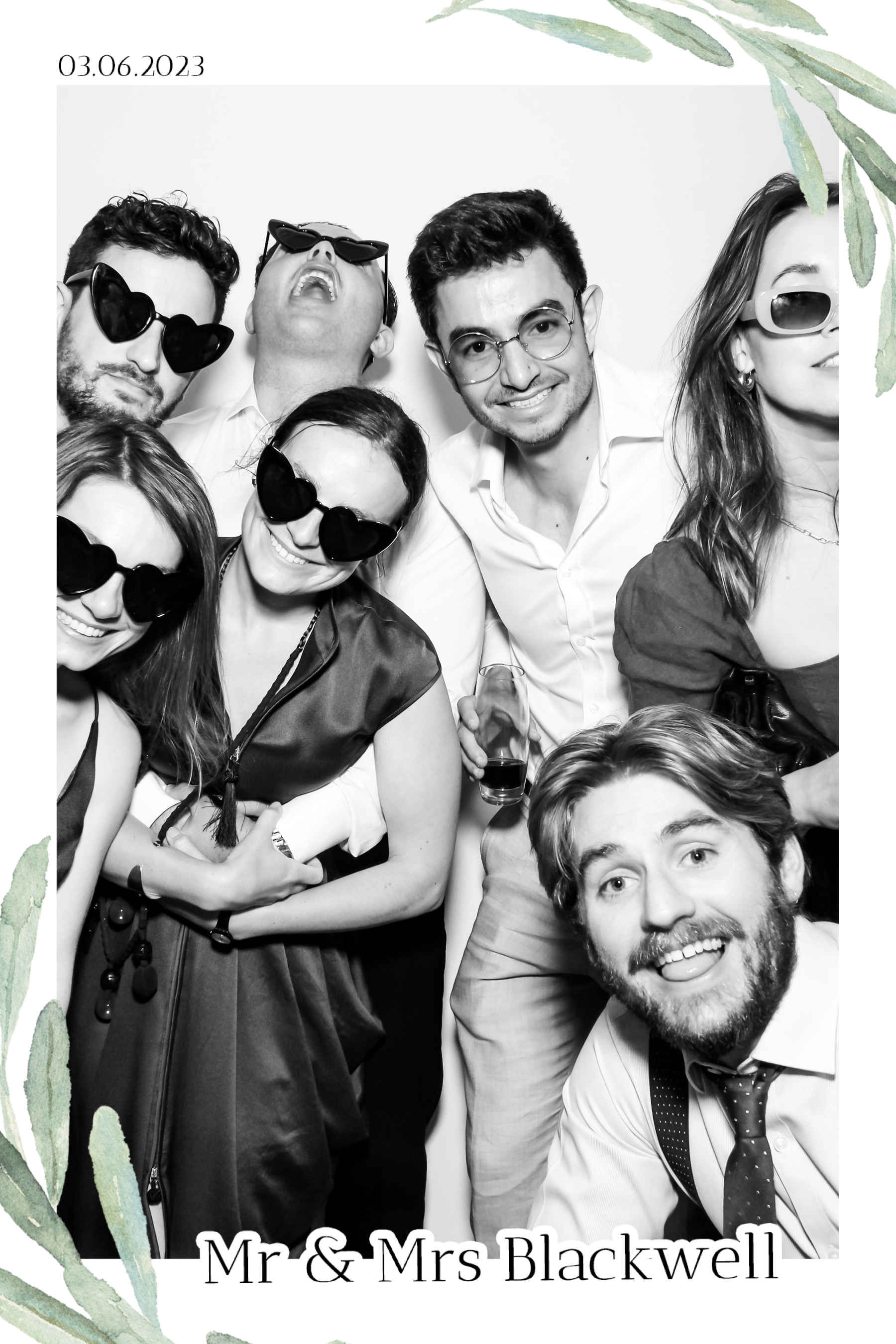 Blackwell Wedding - B&W Beauty Mirror | View more photos from the event at gallery.freshbooths.com/u/FreshBooths/Blackwell-Wedding-BW-Beauty-Mirror