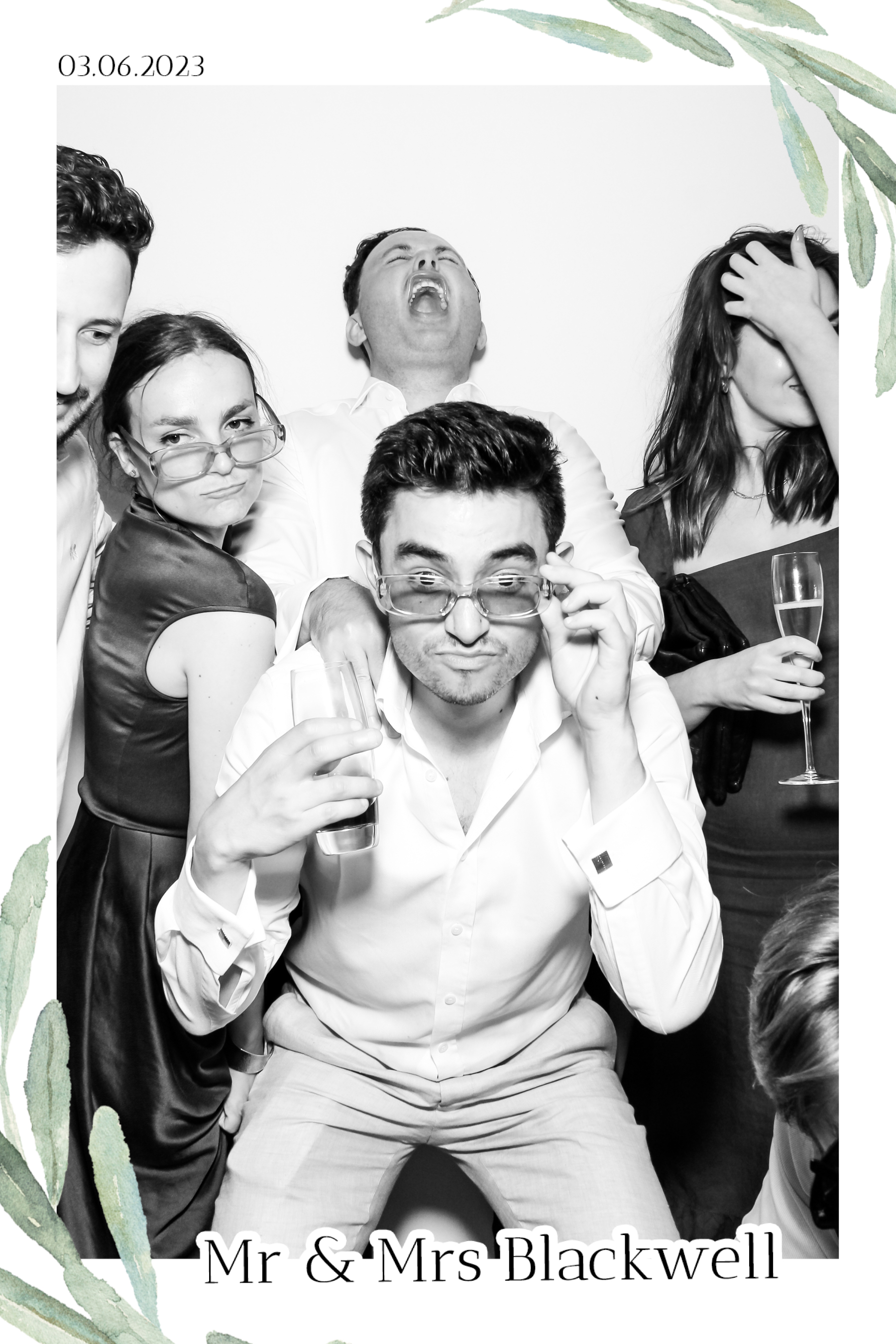 Blackwell Wedding - B&W Beauty Mirror | View more photos from the event at gallery.freshbooths.com/u/FreshBooths/Blackwell-Wedding-BW-Beauty-Mirror