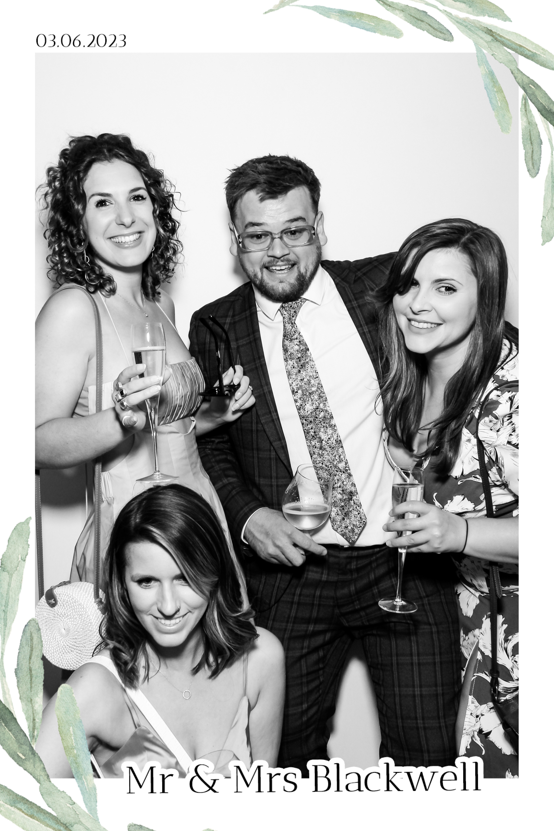 Blackwell Wedding - B&W Beauty Mirror | View more photos from the event at gallery.freshbooths.com/u/FreshBooths/Blackwell-Wedding-BW-Beauty-Mirror