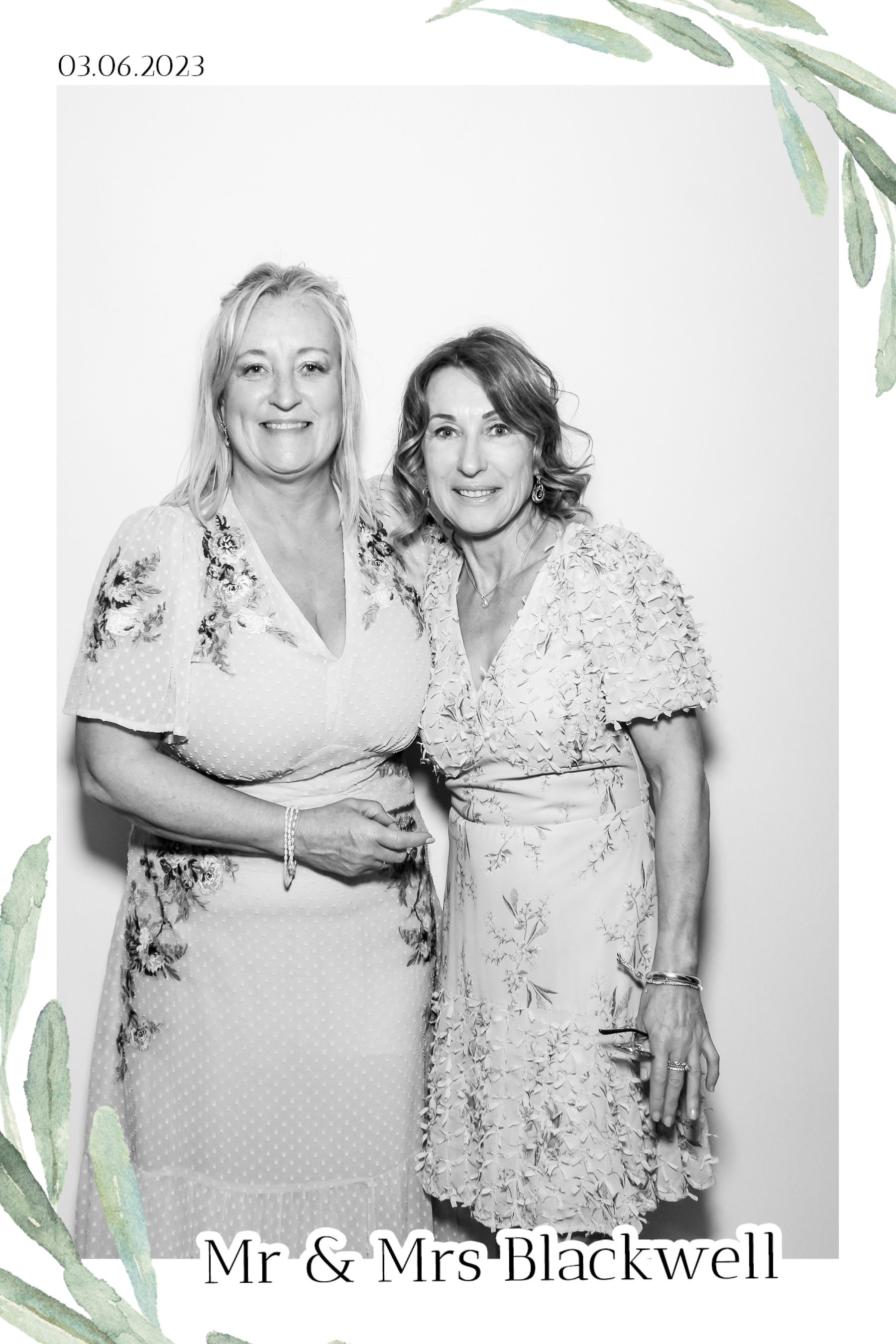 Blackwell Wedding - B&W Beauty Mirror | View more photos from the event at gallery.freshbooths.com/u/FreshBooths/Blackwell-Wedding-BW-Beauty-Mirror