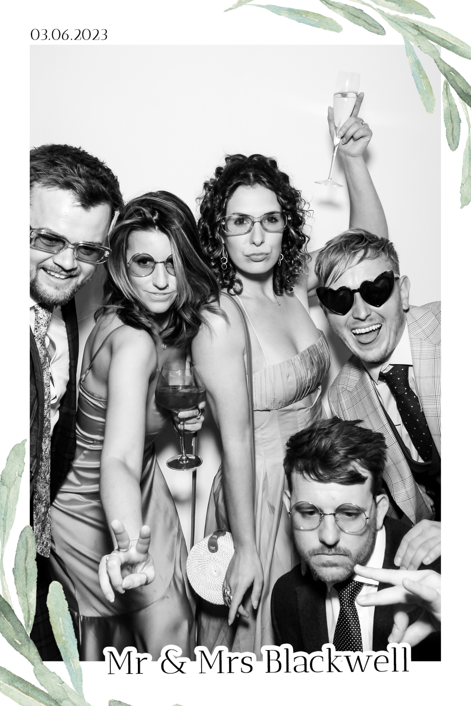 Blackwell Wedding - B&W Beauty Mirror | View more photos from the event at gallery.freshbooths.com/u/FreshBooths/Blackwell-Wedding-BW-Beauty-Mirror