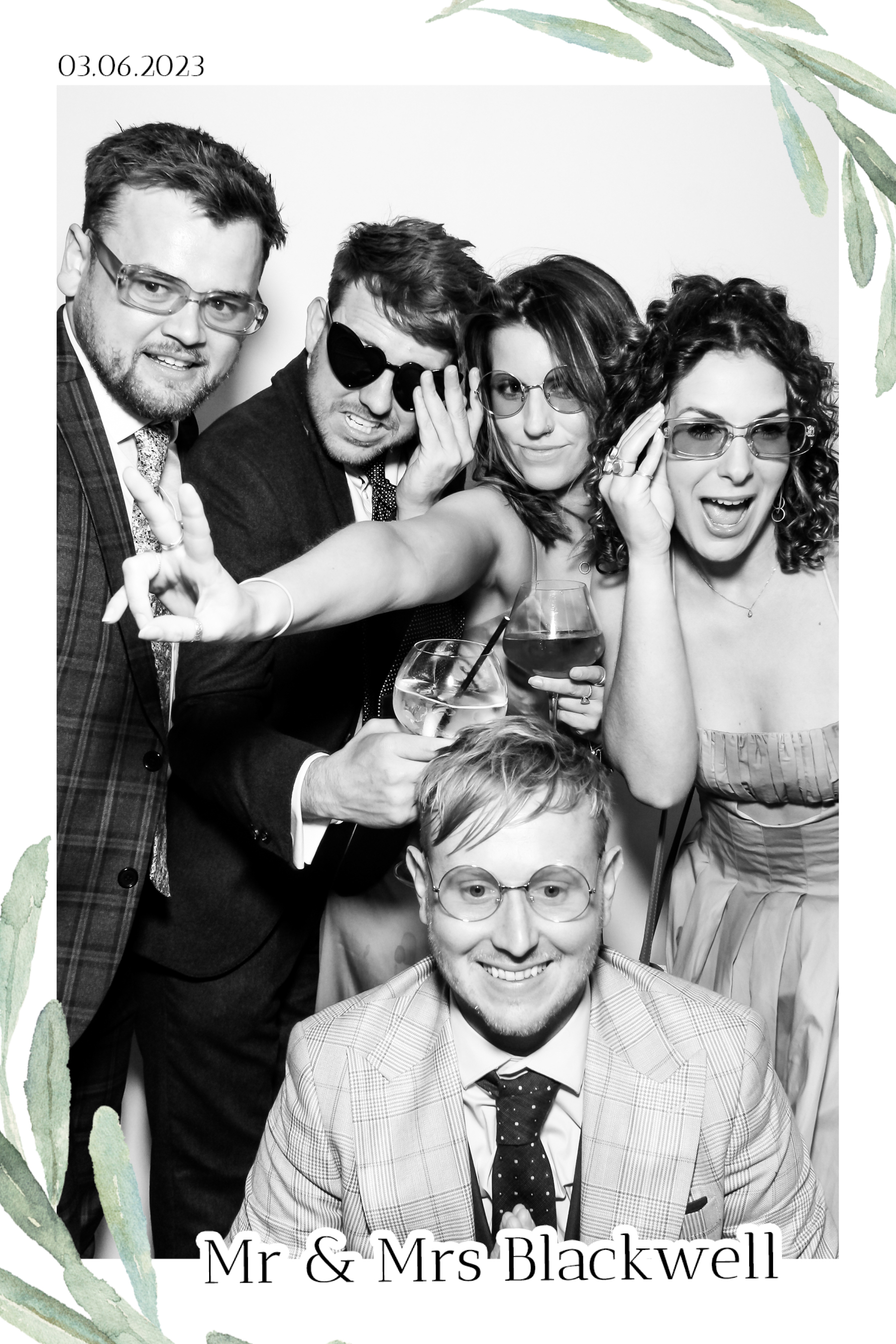 Blackwell Wedding - B&W Beauty Mirror | View more photos from the event at gallery.freshbooths.com/u/FreshBooths/Blackwell-Wedding-BW-Beauty-Mirror