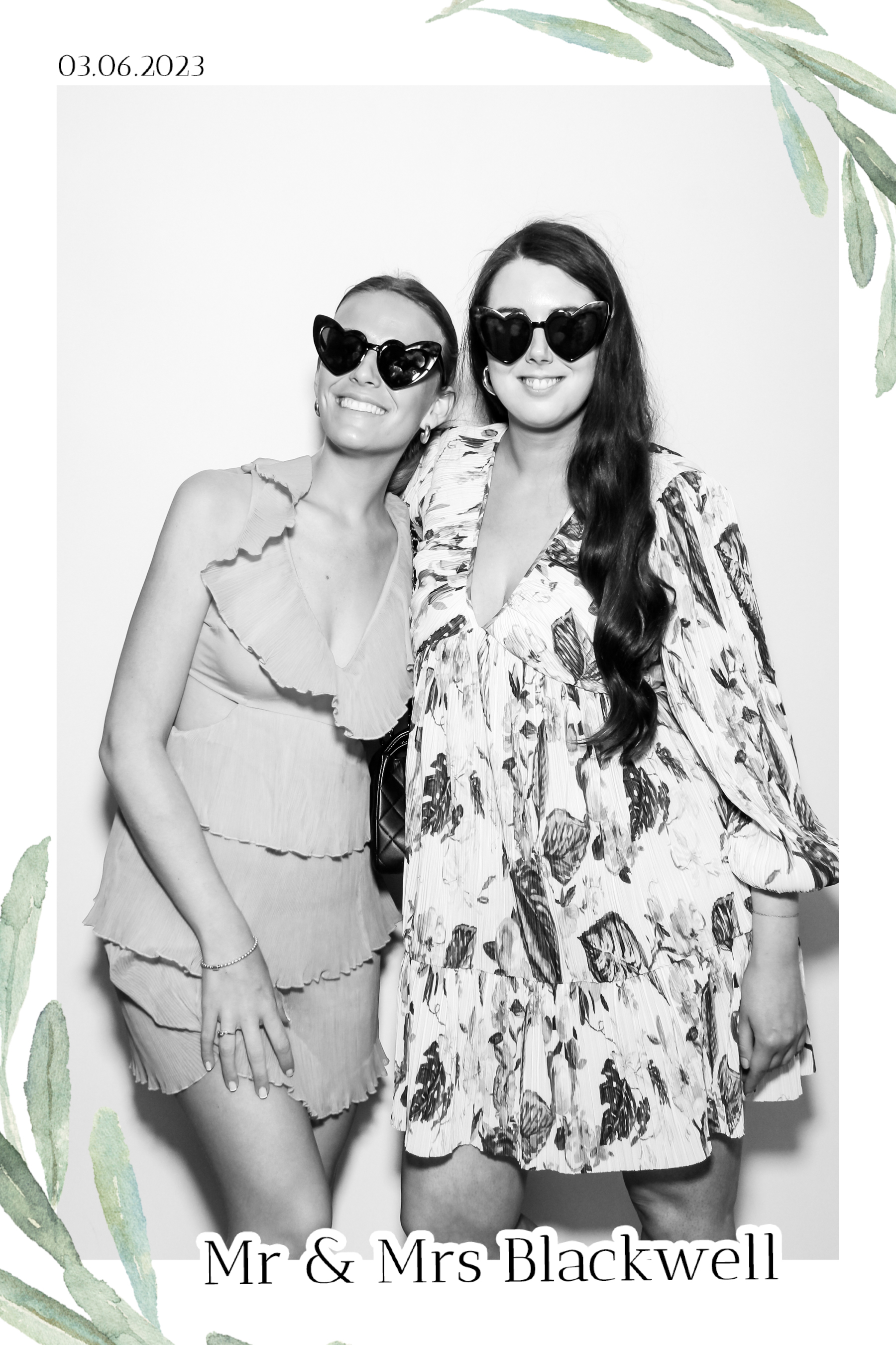 Blackwell Wedding - B&W Beauty Mirror | View more photos from the event at gallery.freshbooths.com/u/FreshBooths/Blackwell-Wedding-BW-Beauty-Mirror