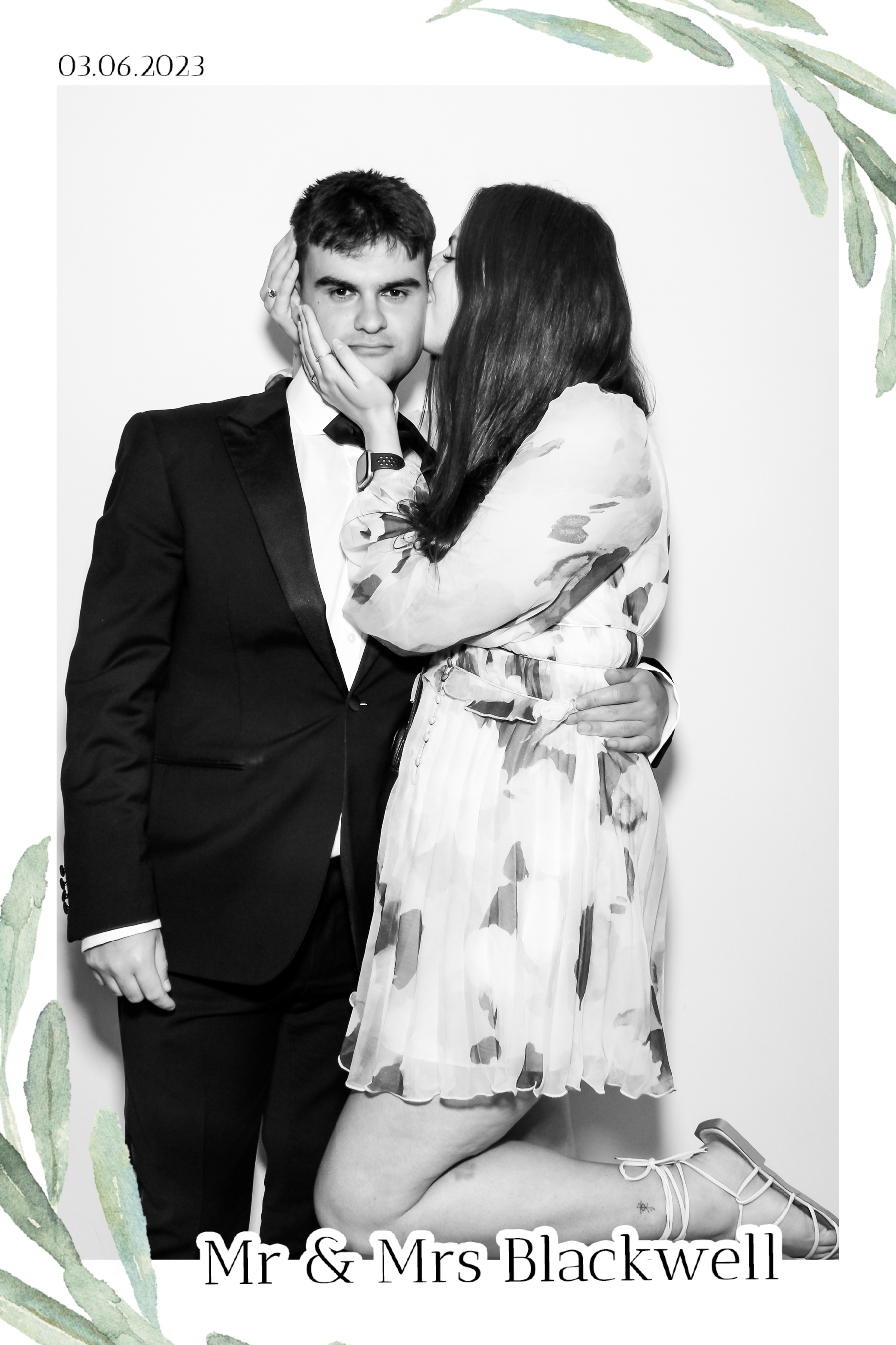 Blackwell Wedding - B&W Beauty Mirror | View more photos from the event at gallery.freshbooths.com/u/FreshBooths/Blackwell-Wedding-BW-Beauty-Mirror