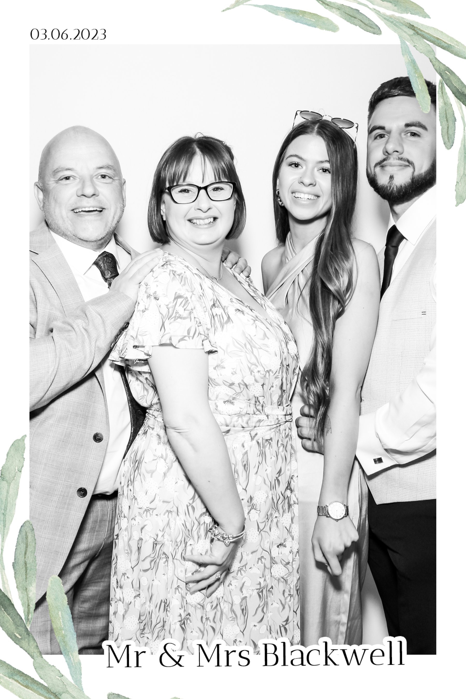 Blackwell Wedding - B&W Beauty Mirror | View more photos from the event at gallery.freshbooths.com/u/FreshBooths/Blackwell-Wedding-BW-Beauty-Mirror