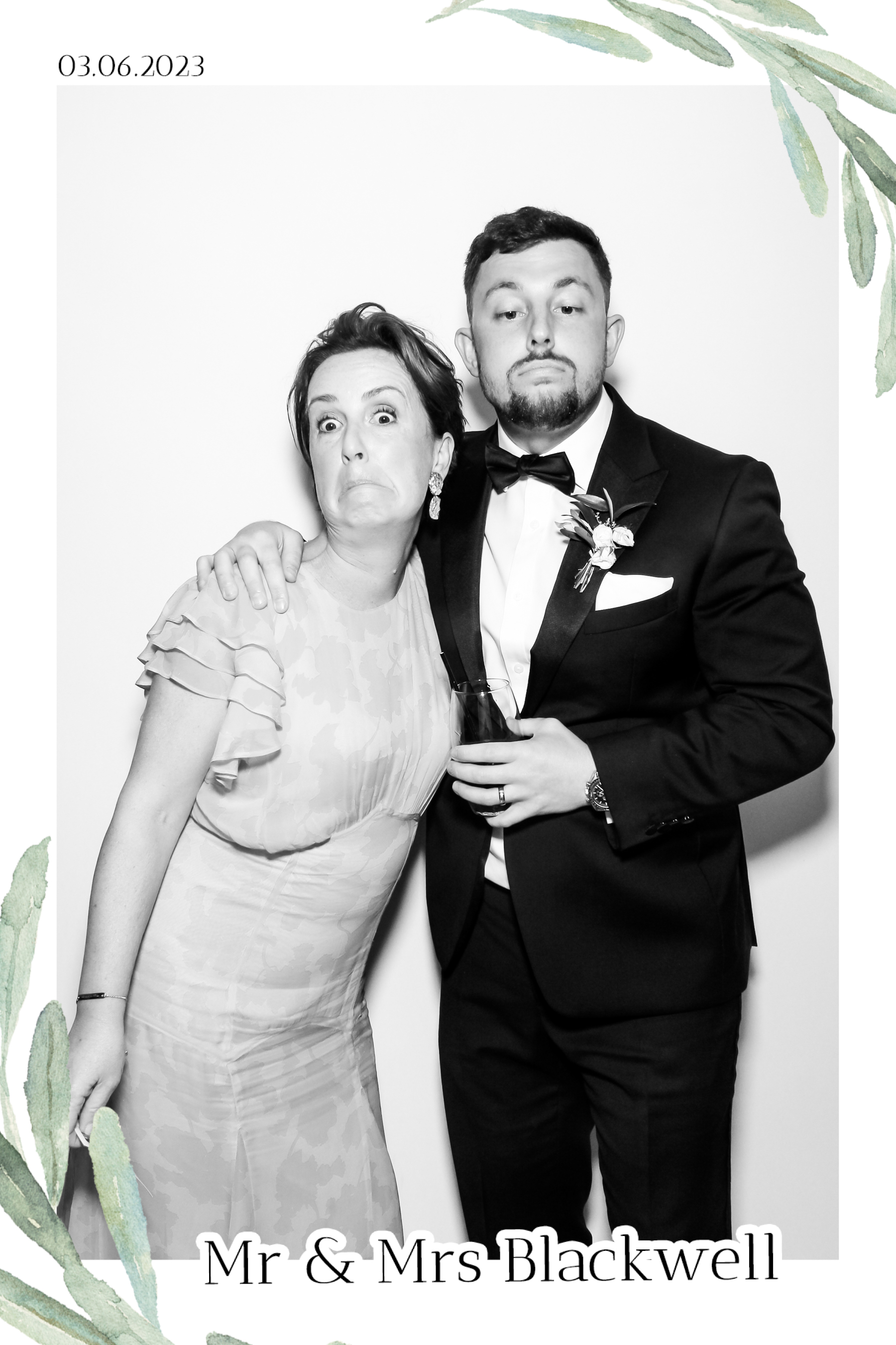 Blackwell Wedding - B&W Beauty Mirror | View more photos from the event at gallery.freshbooths.com/u/FreshBooths/Blackwell-Wedding-BW-Beauty-Mirror