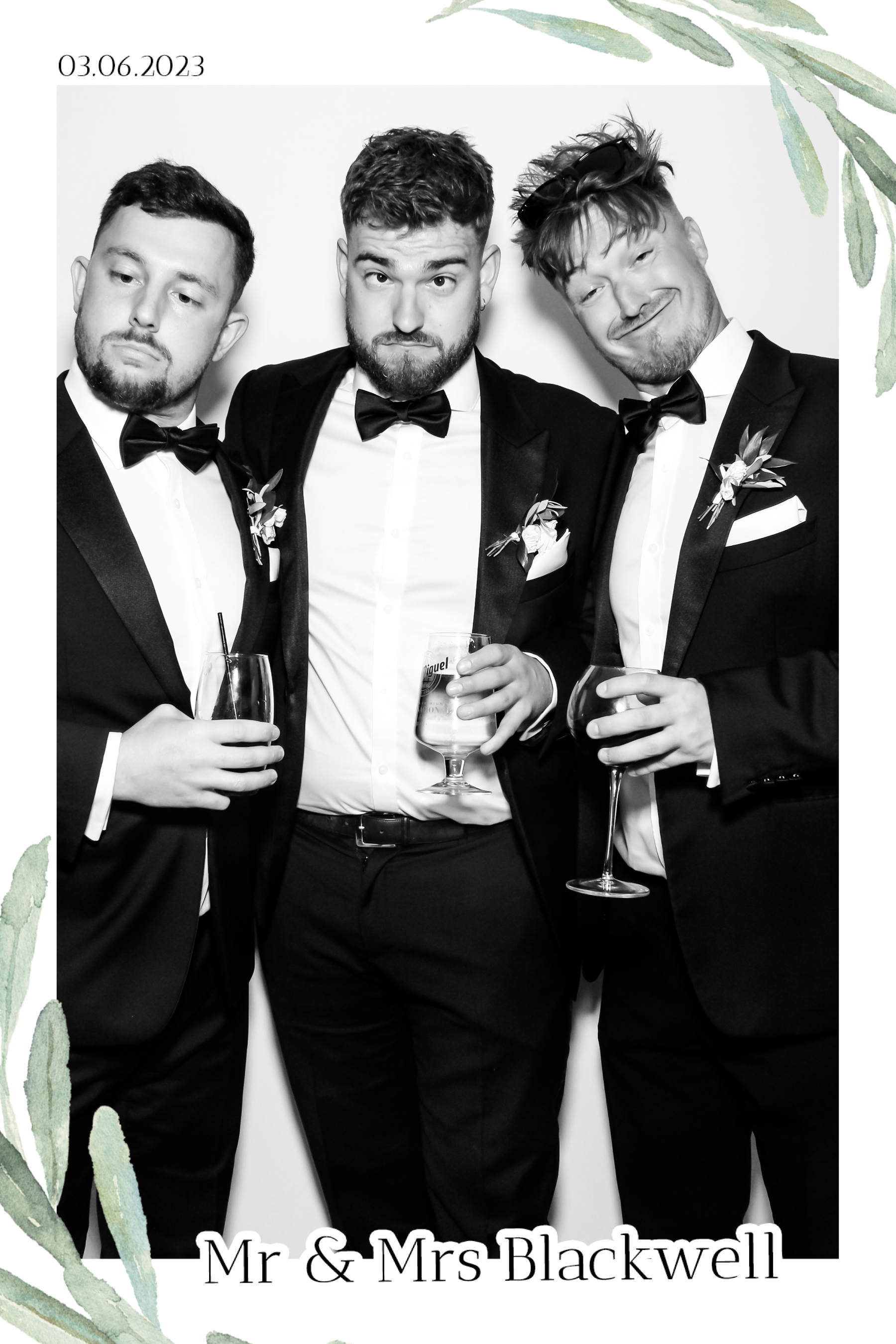 Blackwell Wedding - B&W Beauty Mirror | View more photos from the event at gallery.freshbooths.com/u/FreshBooths/Blackwell-Wedding-BW-Beauty-Mirror